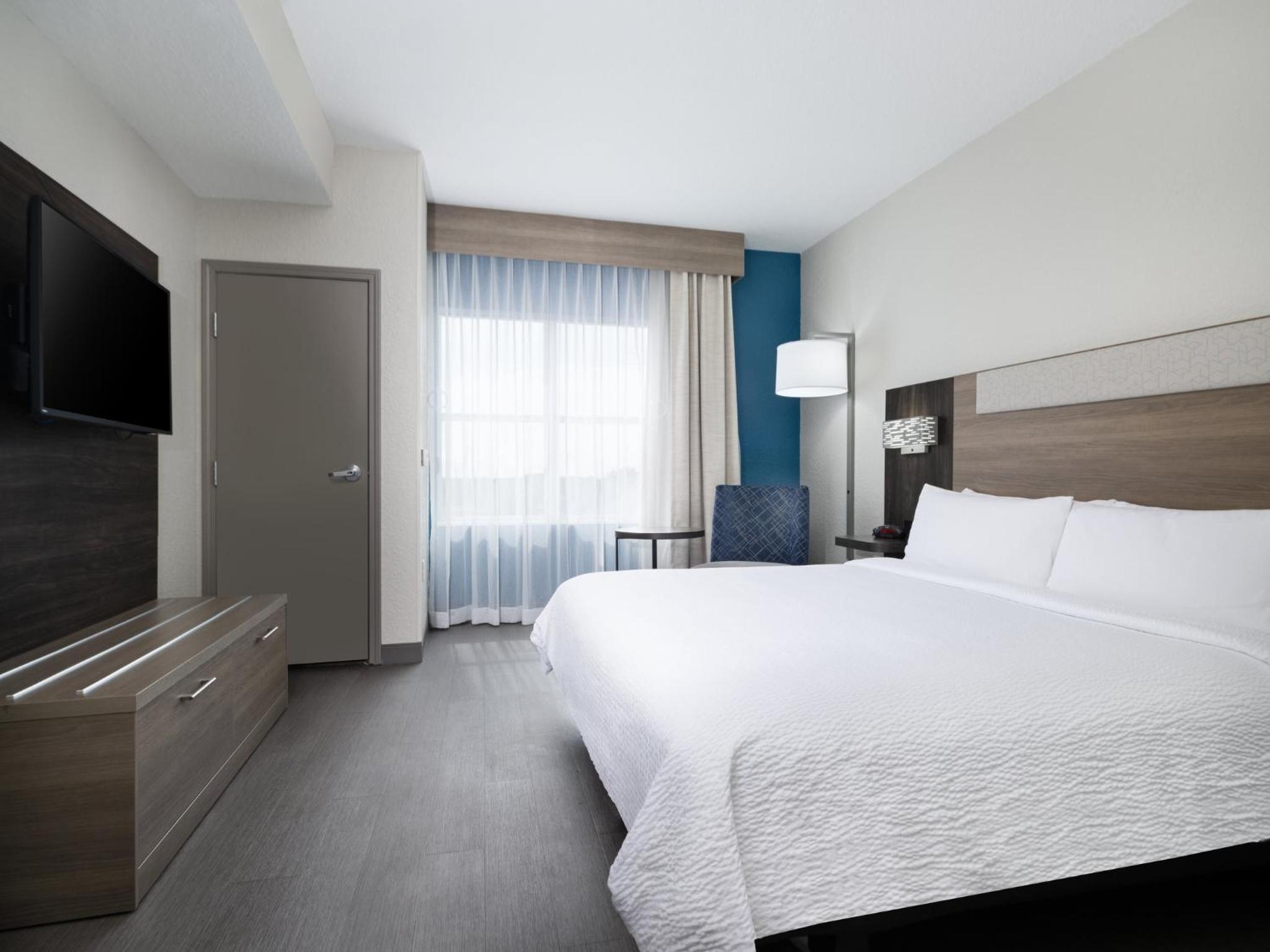 Standard King Room - Photo 1