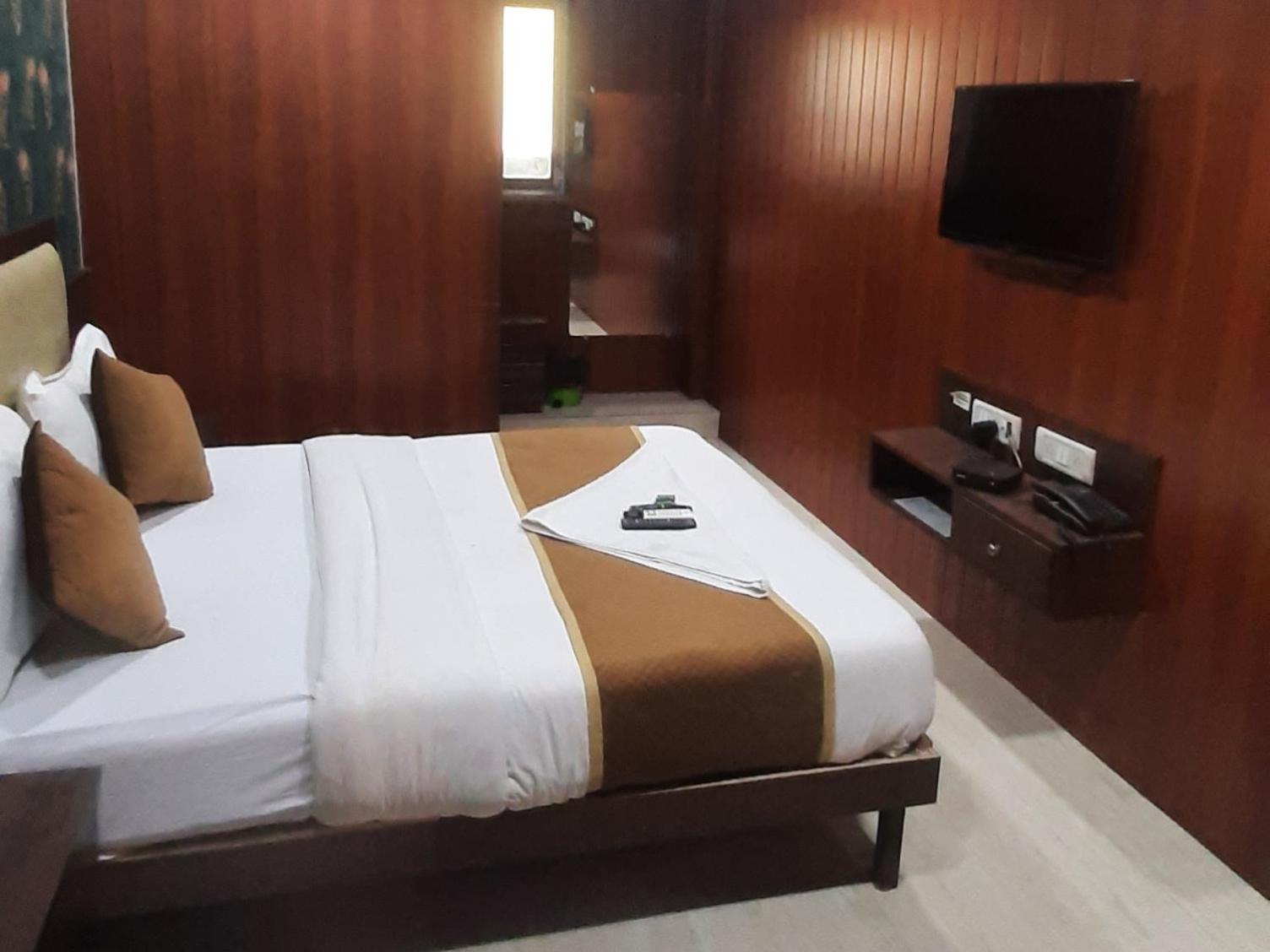 Deluxe Single Room