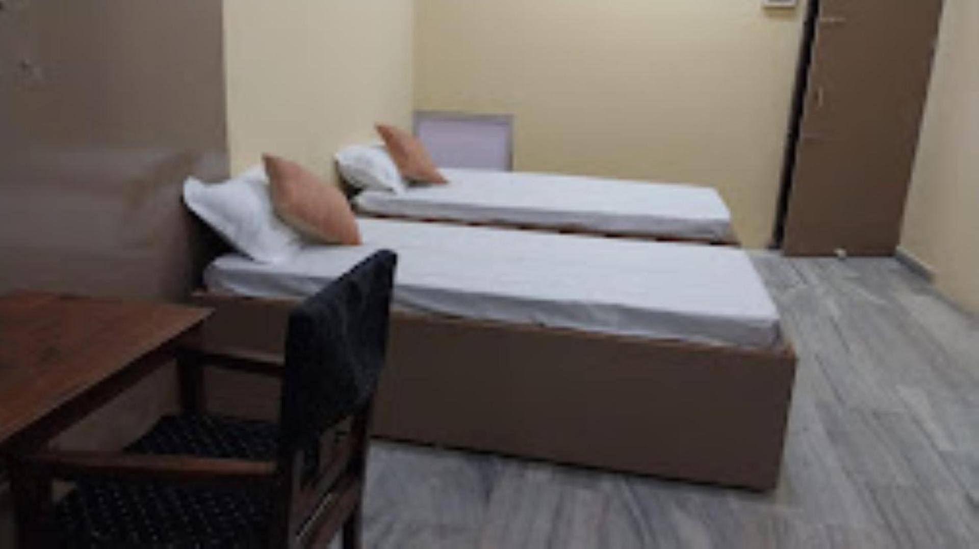 10-Bed Mixed Dormitory Room