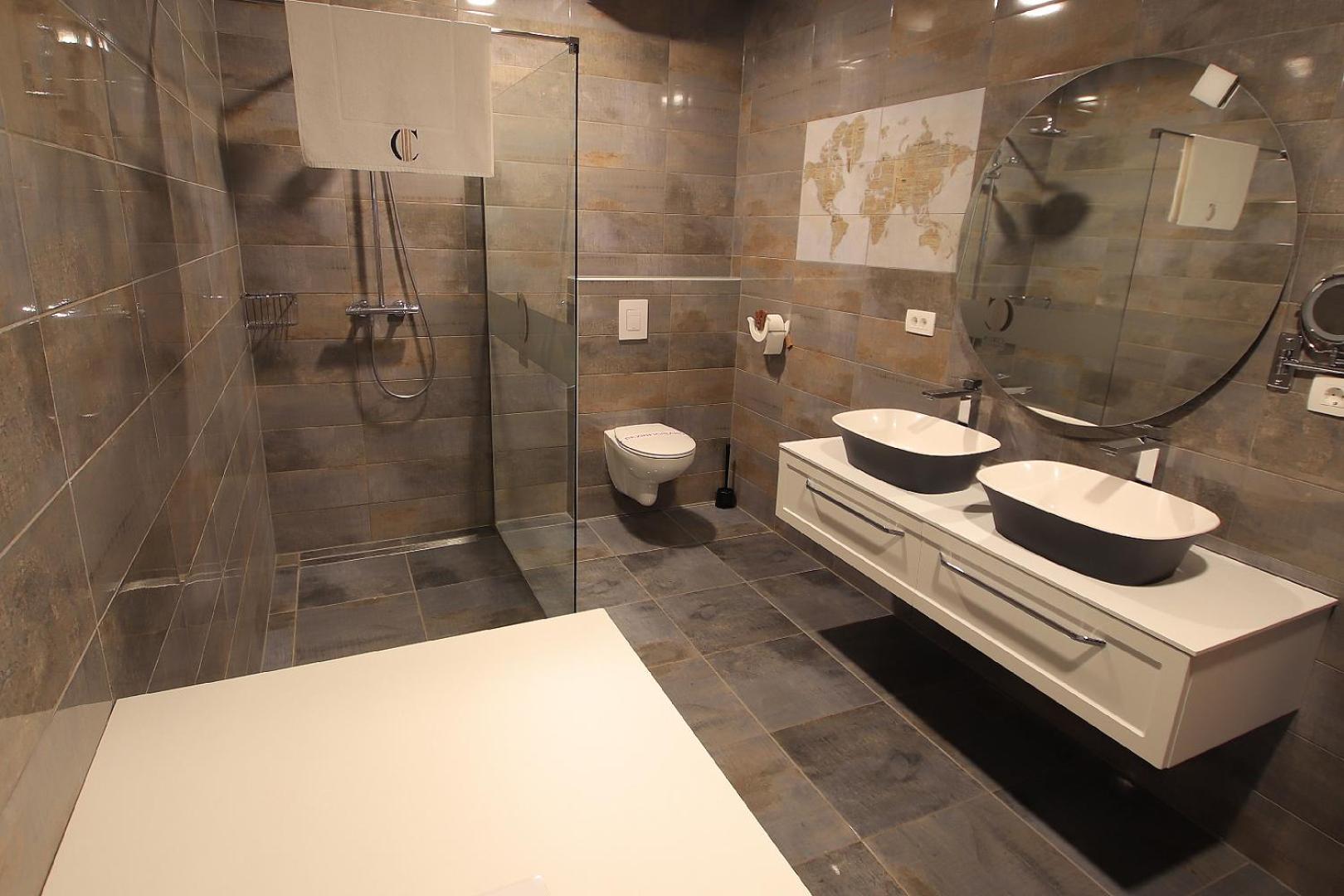 Penthouse Apartment - Photo 9