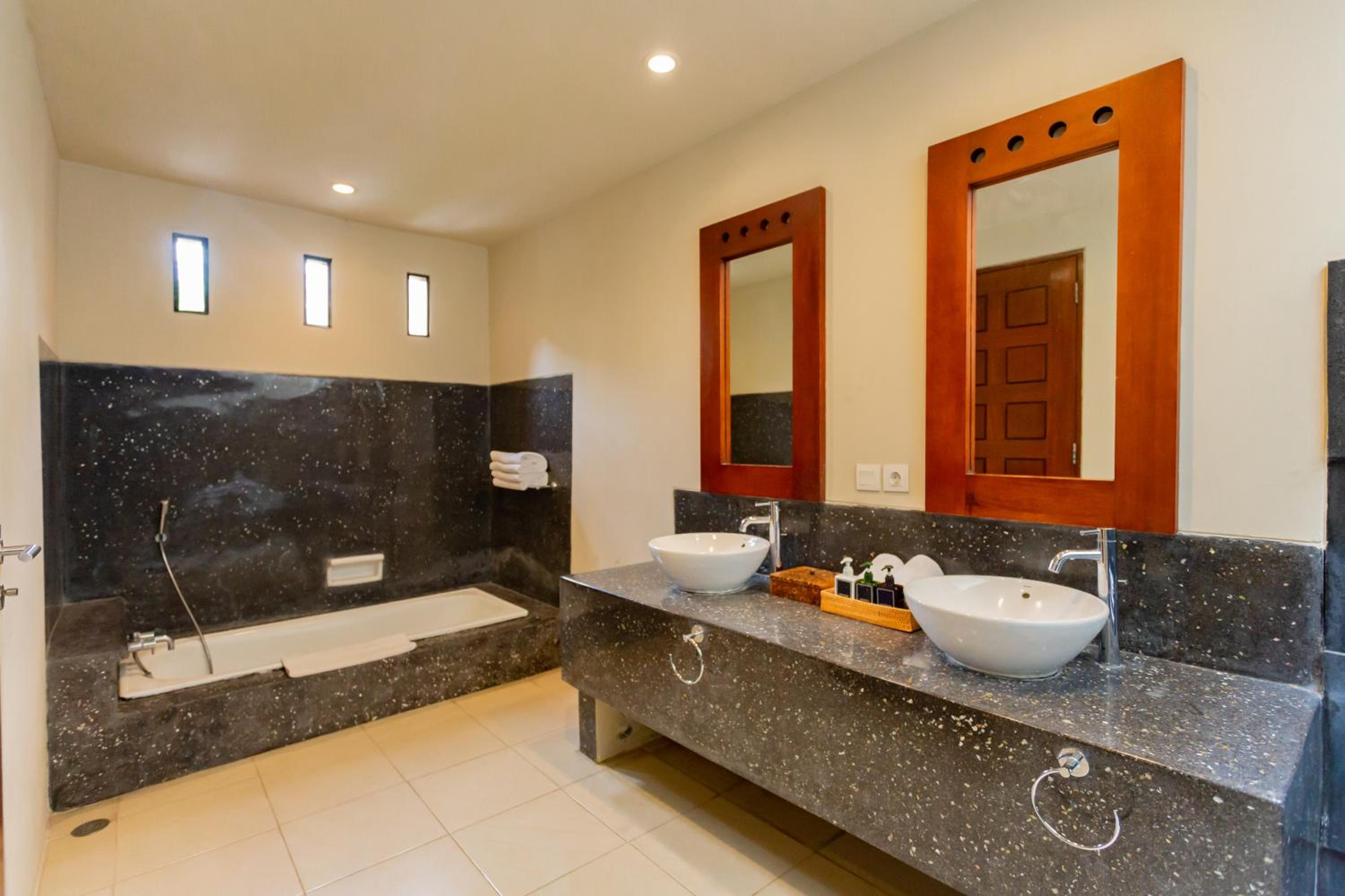 Three-Bedroom Villa with Private Pool and Garden - Photo 10