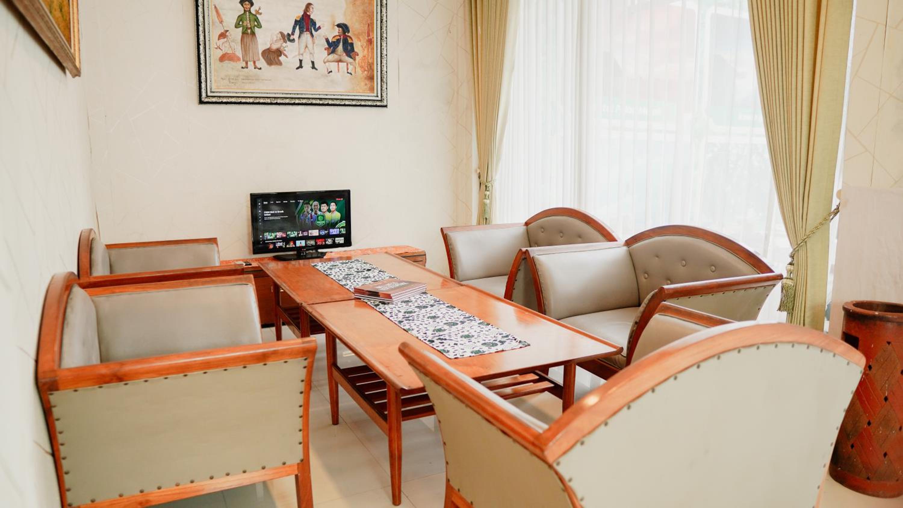 Deluxe Family Room photo 3