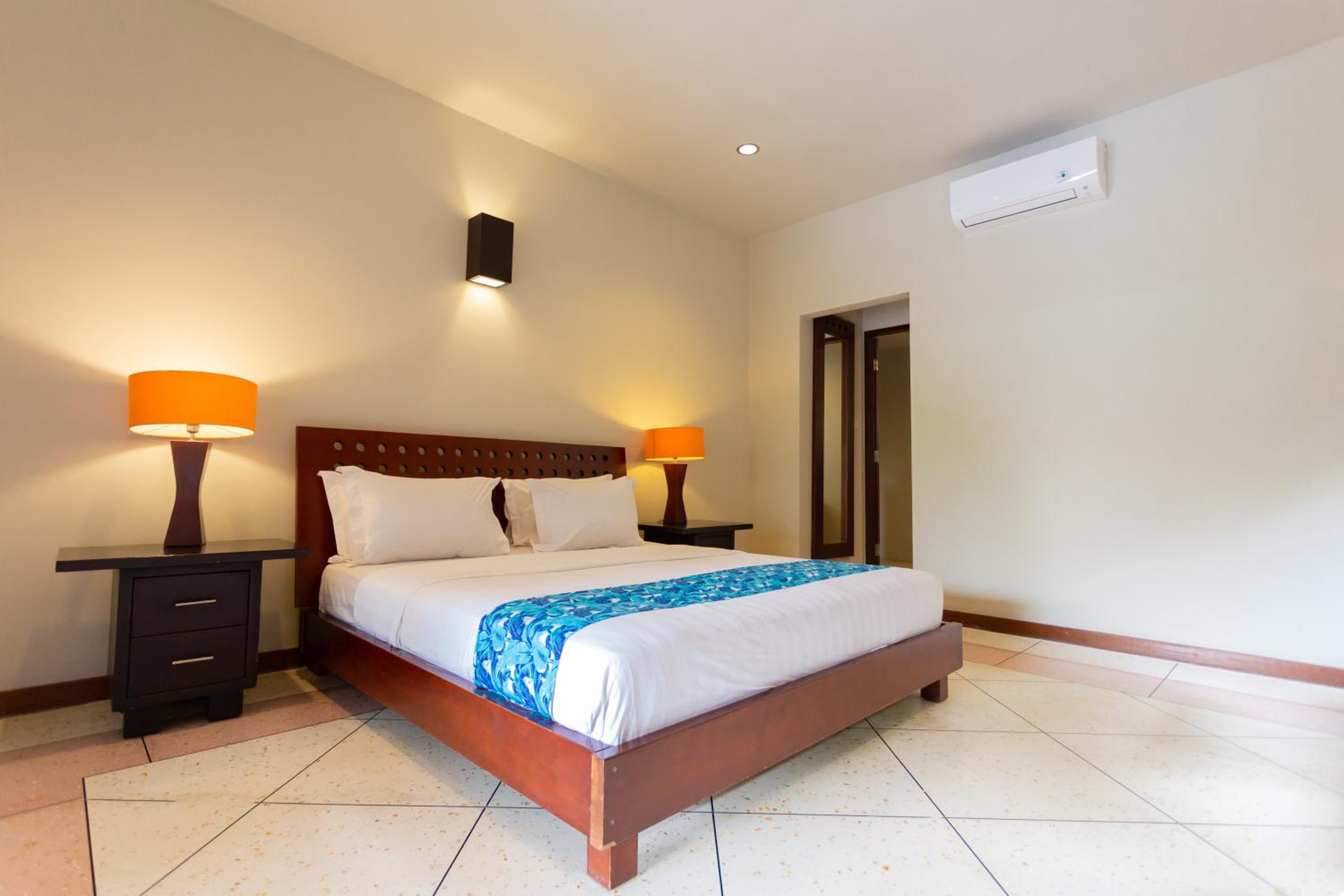Two-Bedroom Villa with Private Pool and Garden - Photo 8