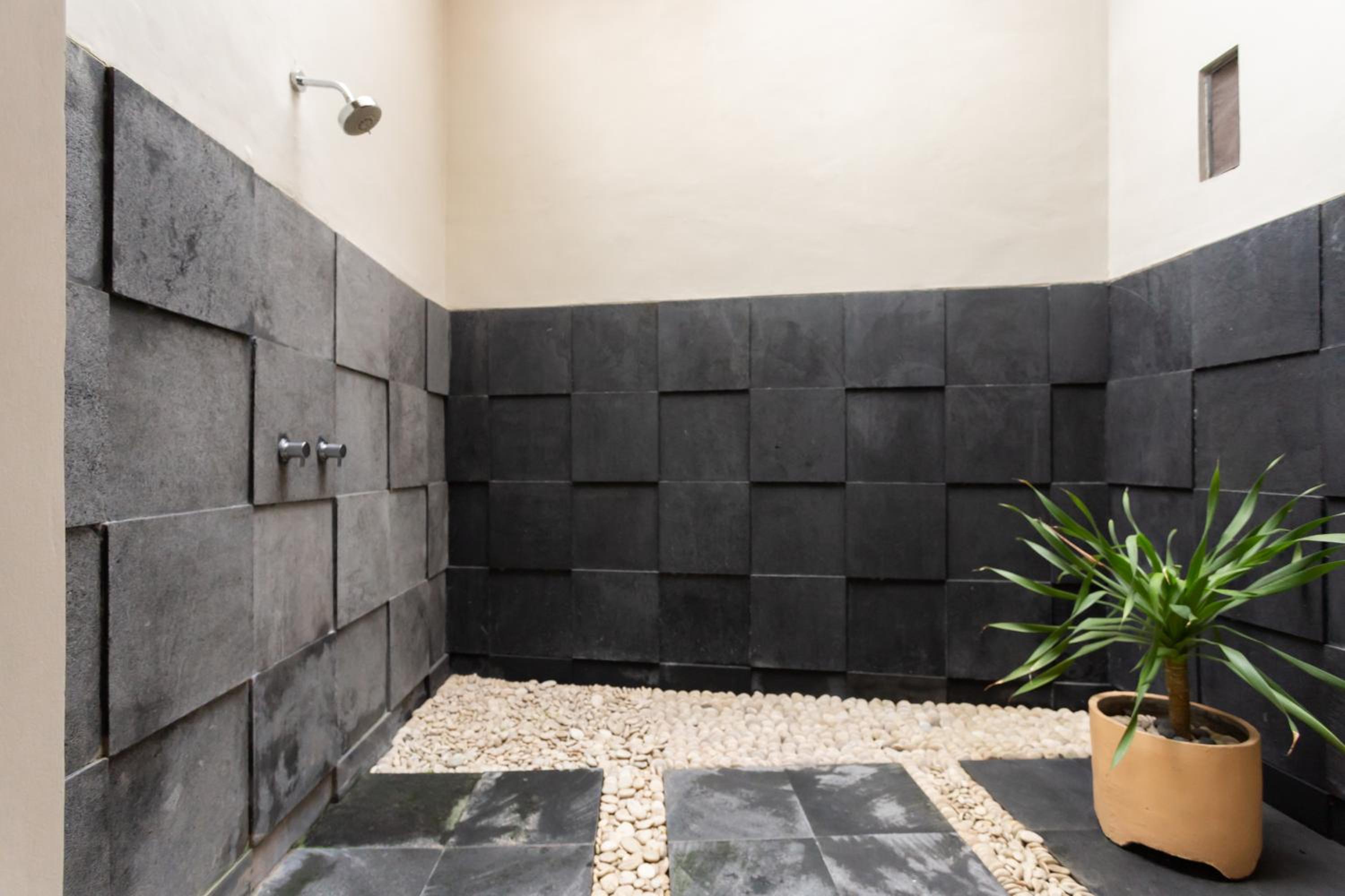 Two-Bedroom Villa with Private Pool and Garden - Photo 9