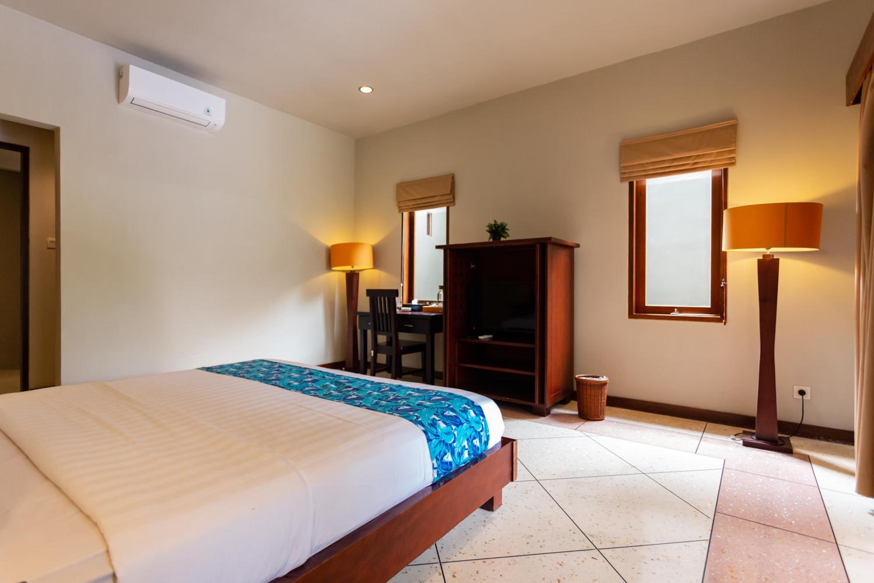 Two-Bedroom Villa with Private Pool and Garden - Photo 16