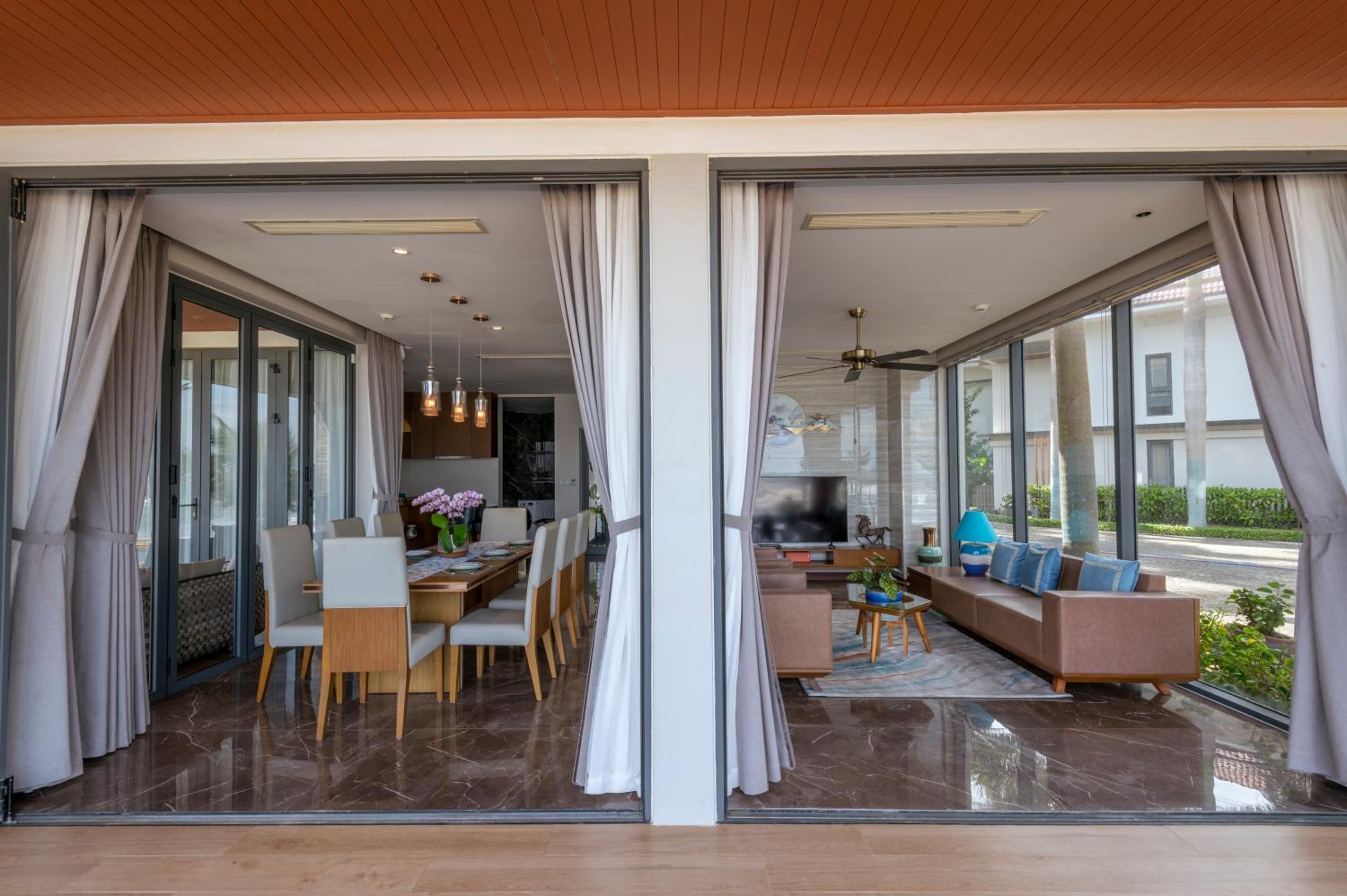 Beachfront Four-Bedroom Villa with Private Pool - Photo 22