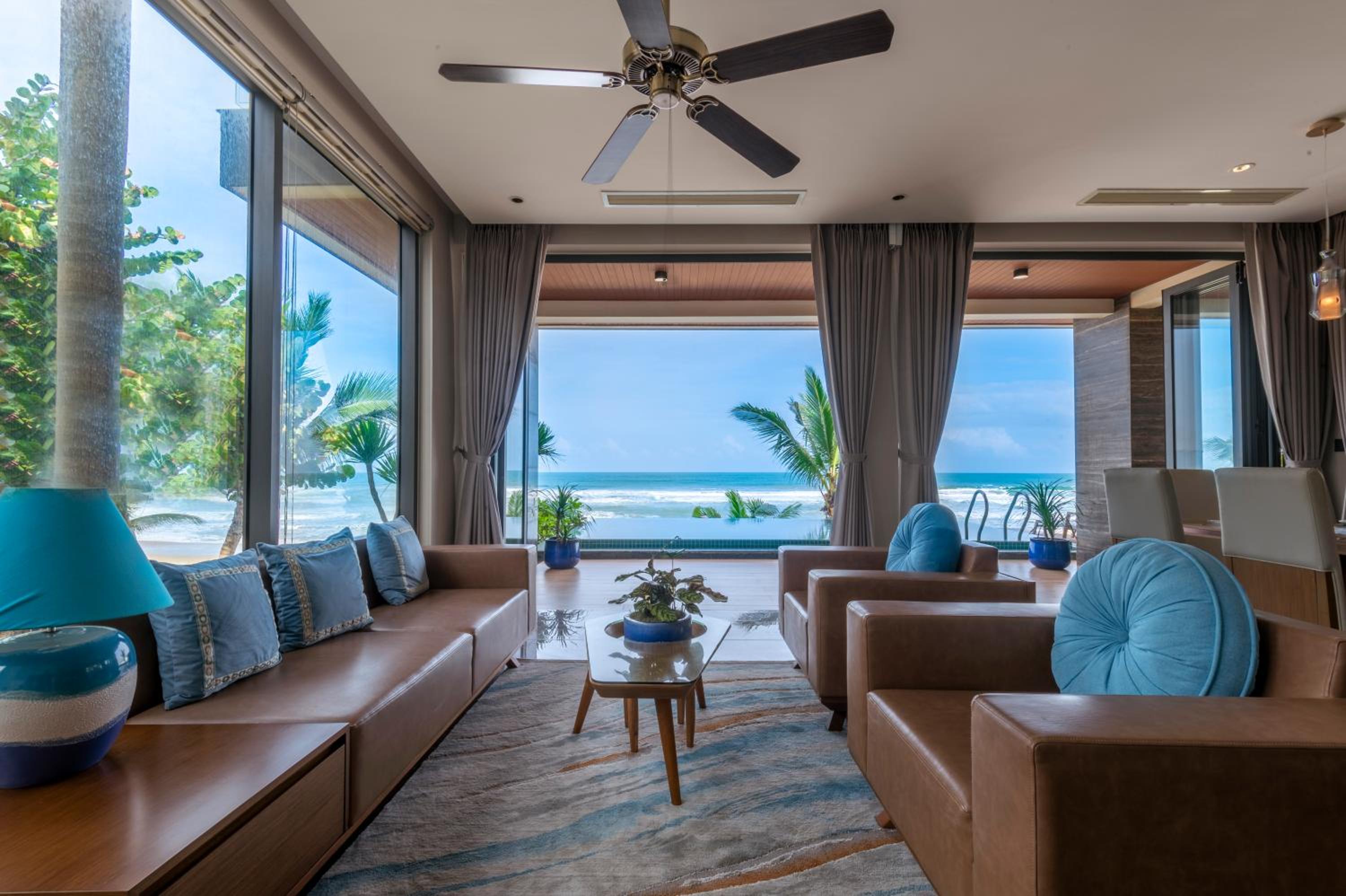Beachfront Four-Bedroom Villa with Private Pool - Photo 13