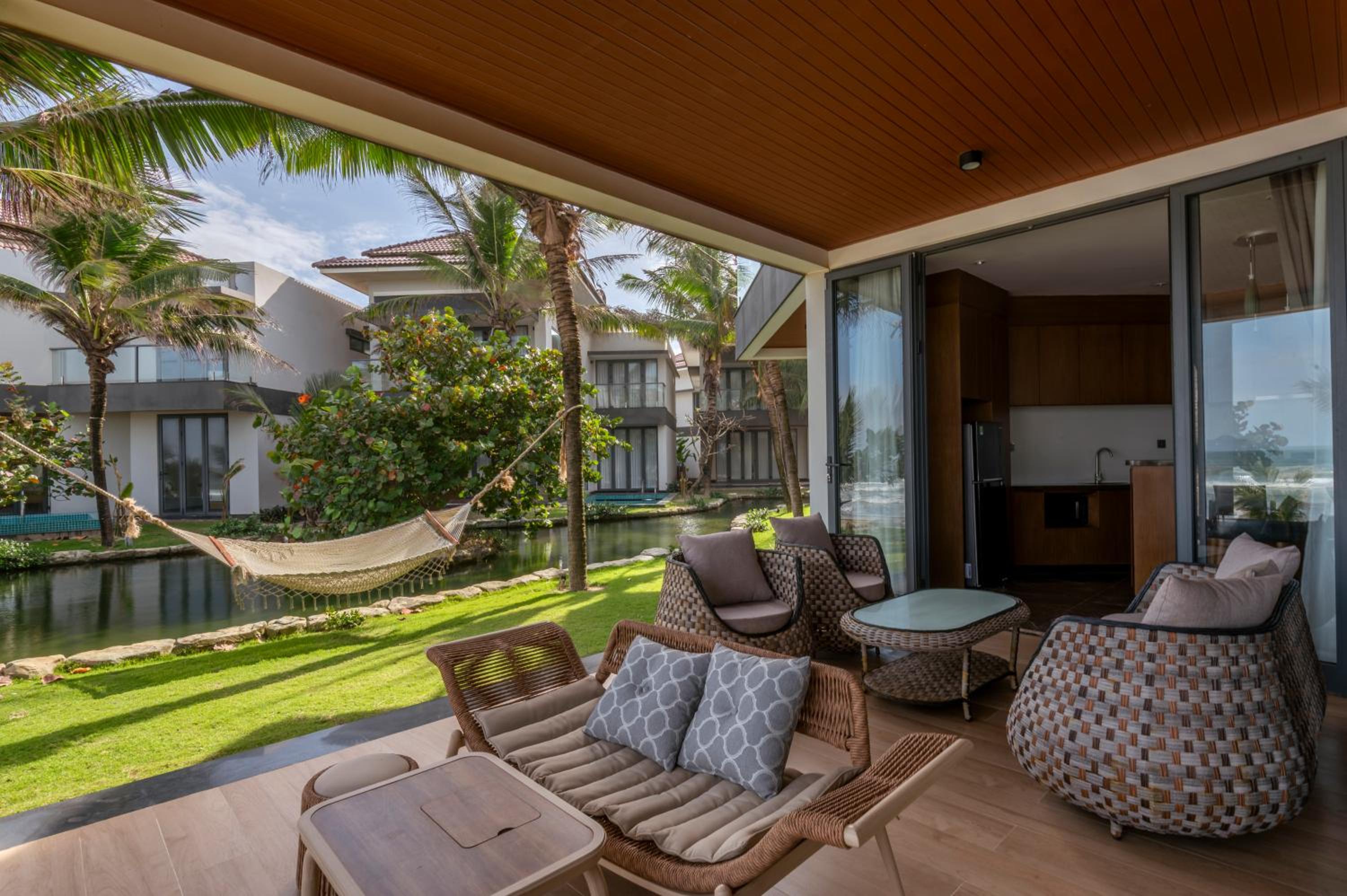 Beachfront Four-Bedroom Villa with Private Pool - Photo 2