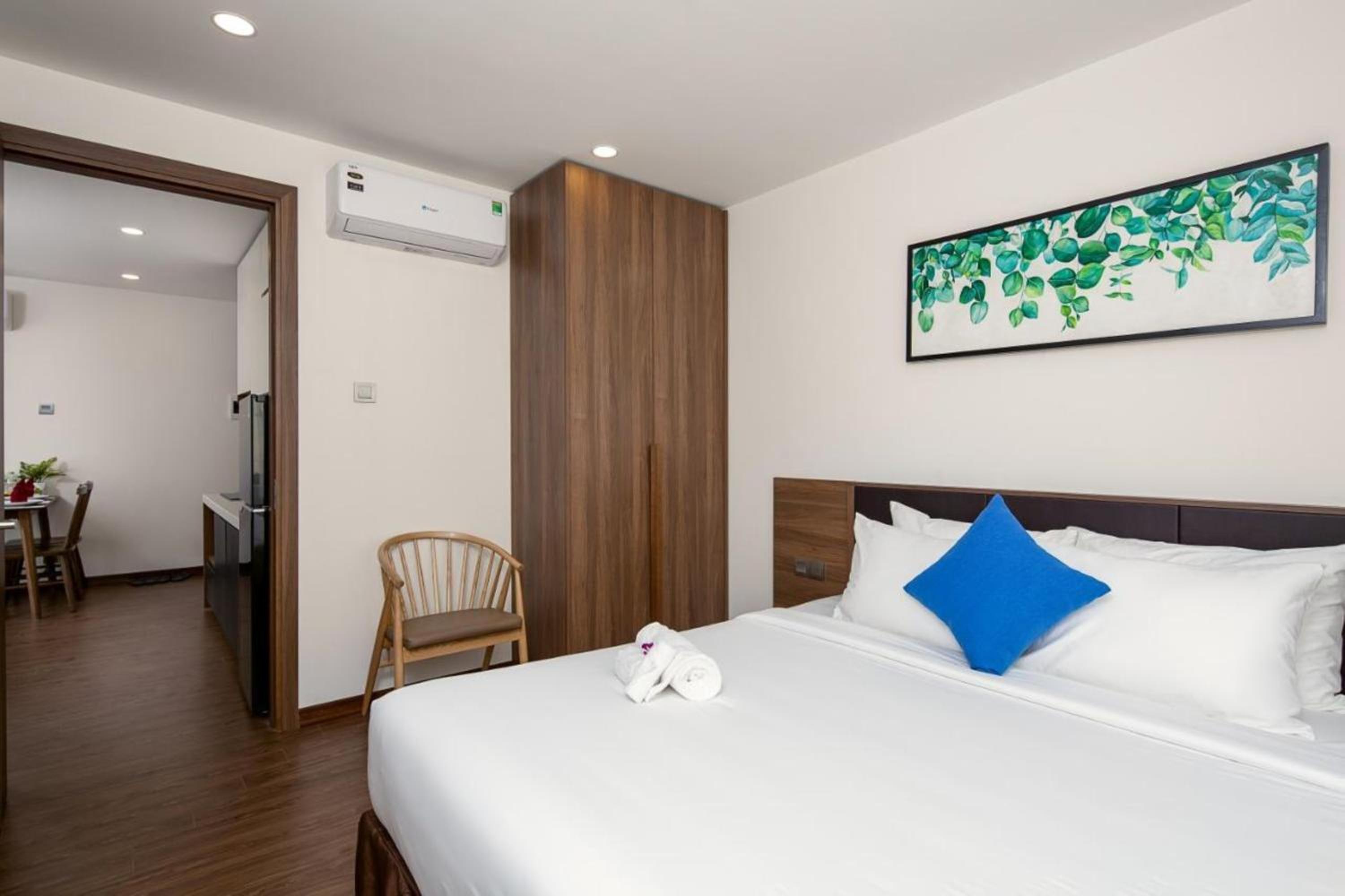 Two-Bedroom Apartment - Photo 3