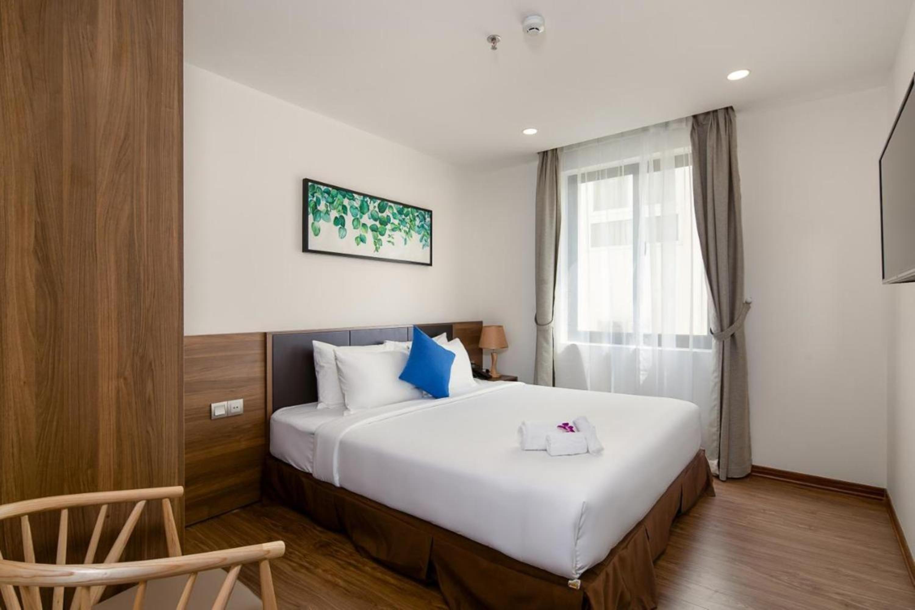 Two-Bedroom Apartment - Photo 7