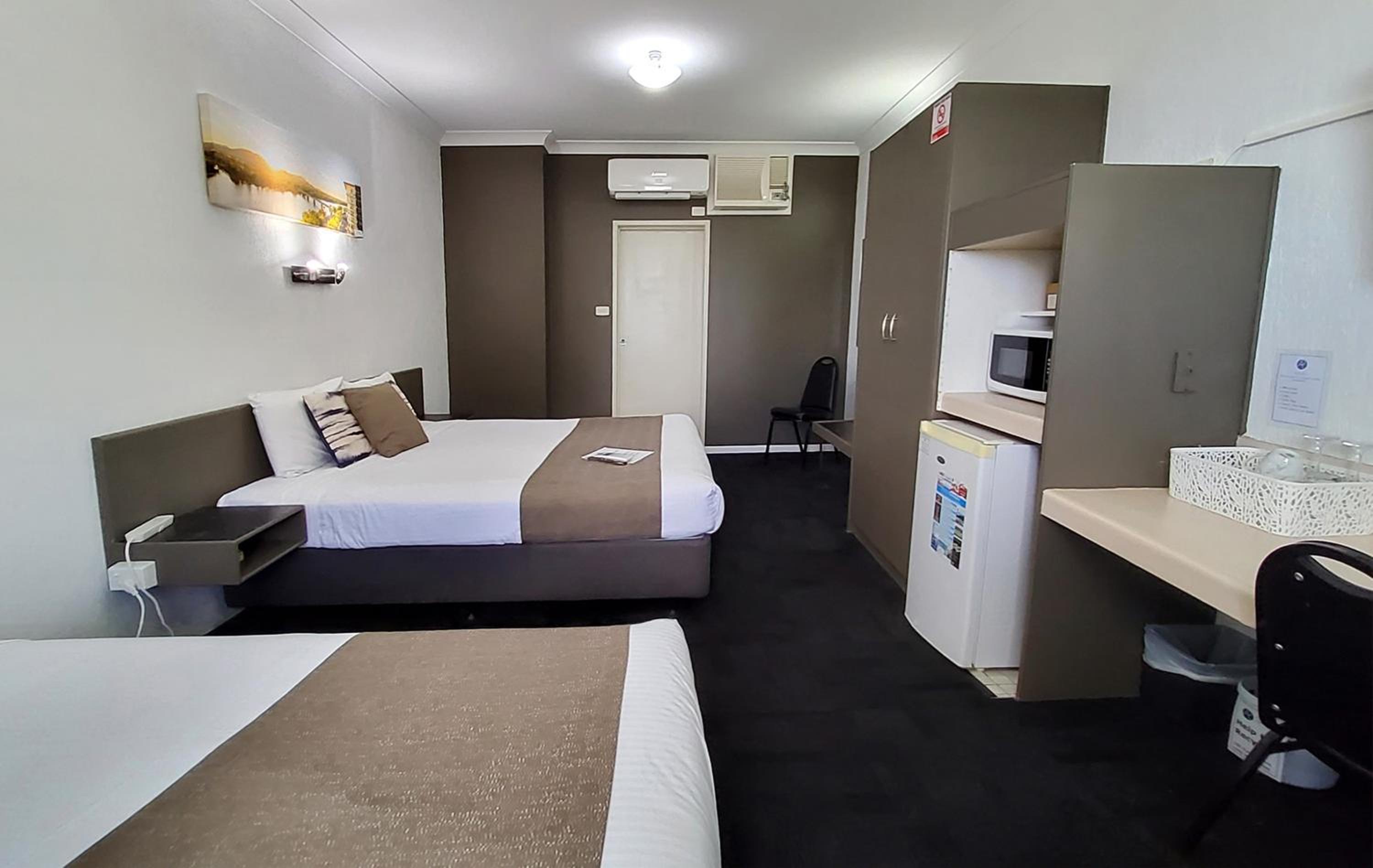 Twin Room (Non Pet) photo 2