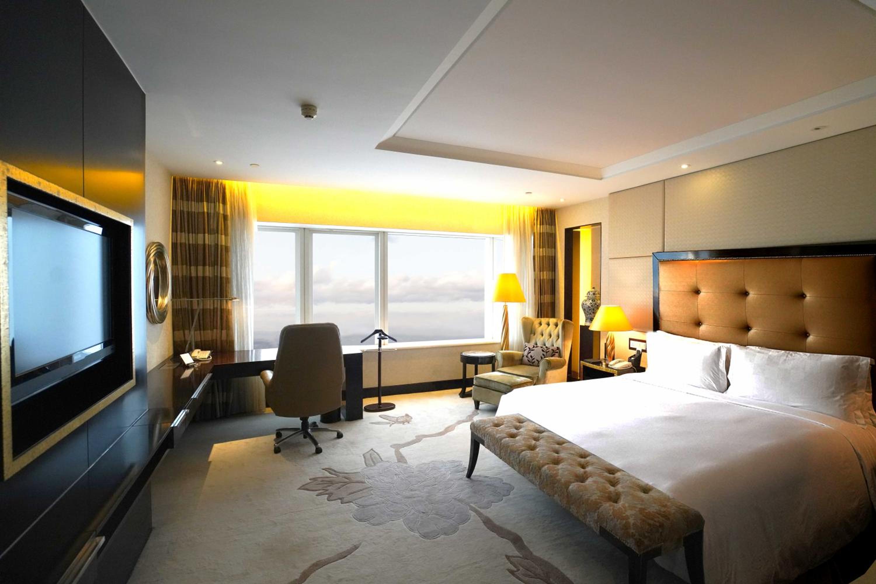 Premium King Room with Sea View - Lounge Access - Photo 1