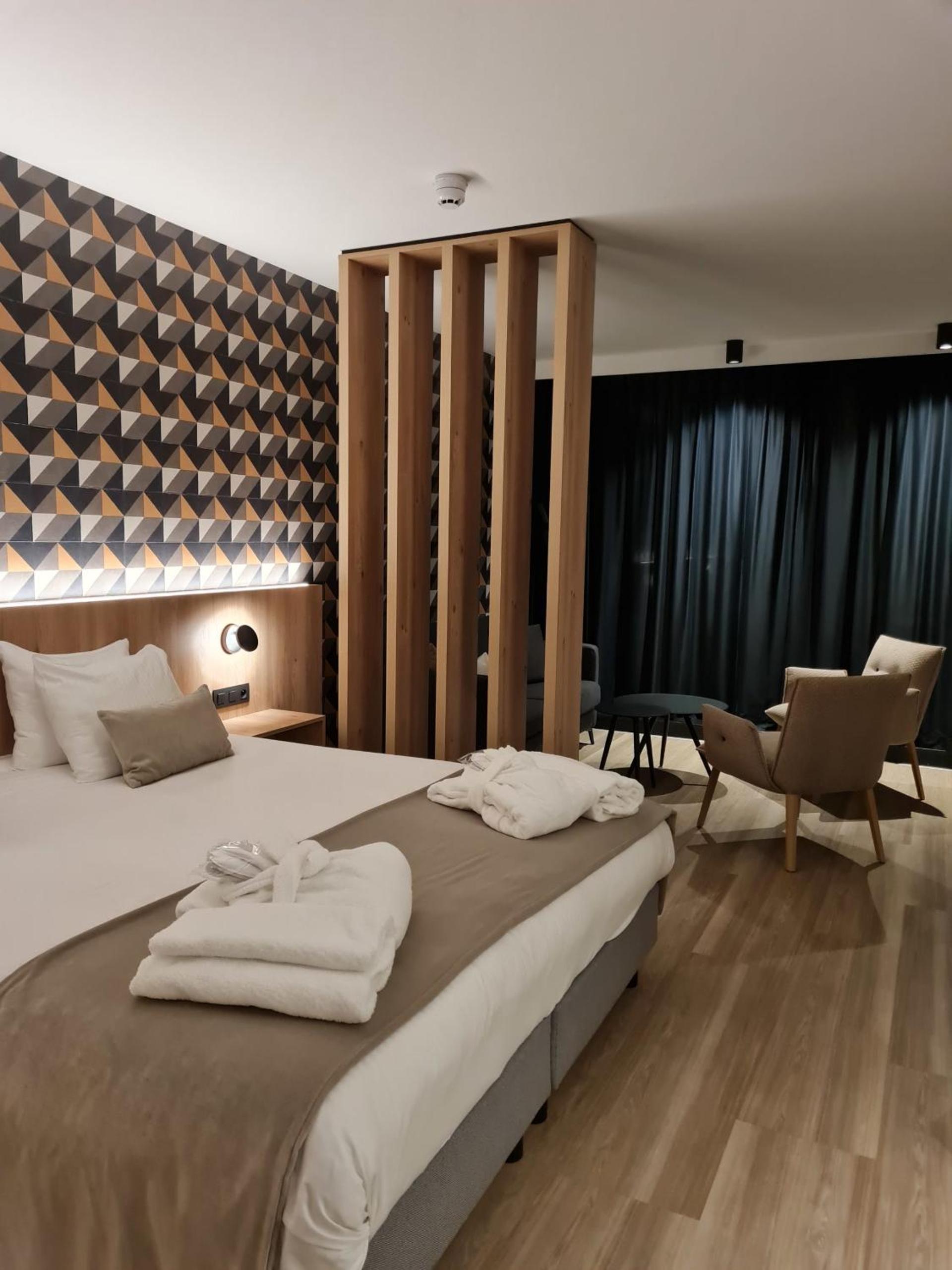 Suite with Spa Bath - Photo 7
