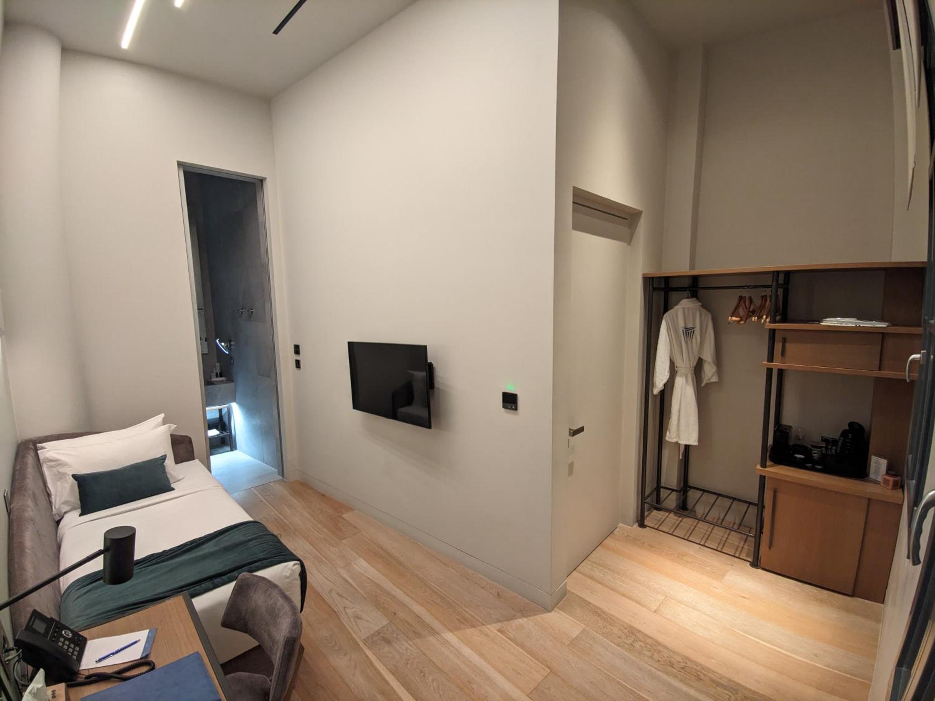 Solo Single Room photo 2