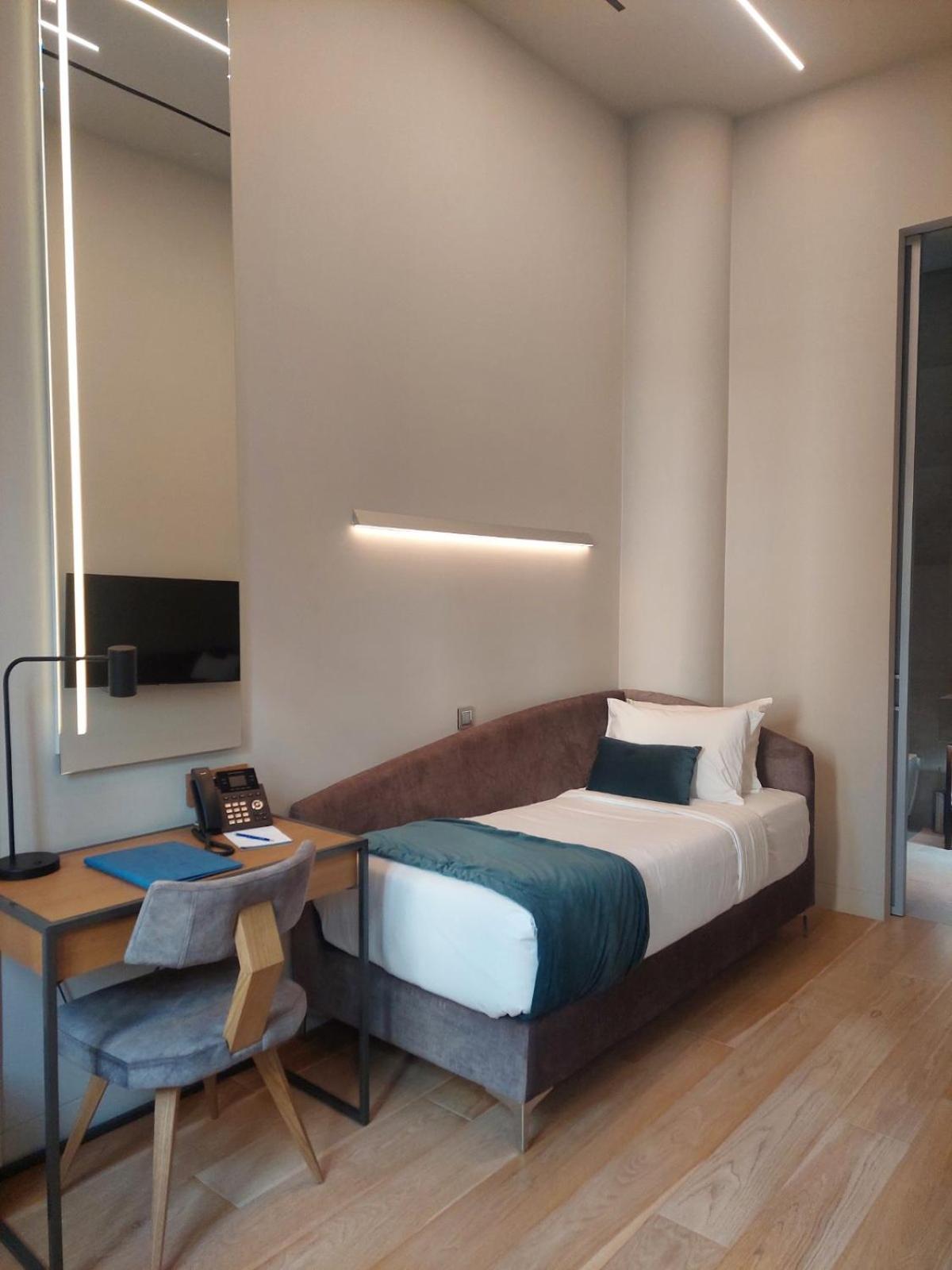 Solo Single Room photo 3