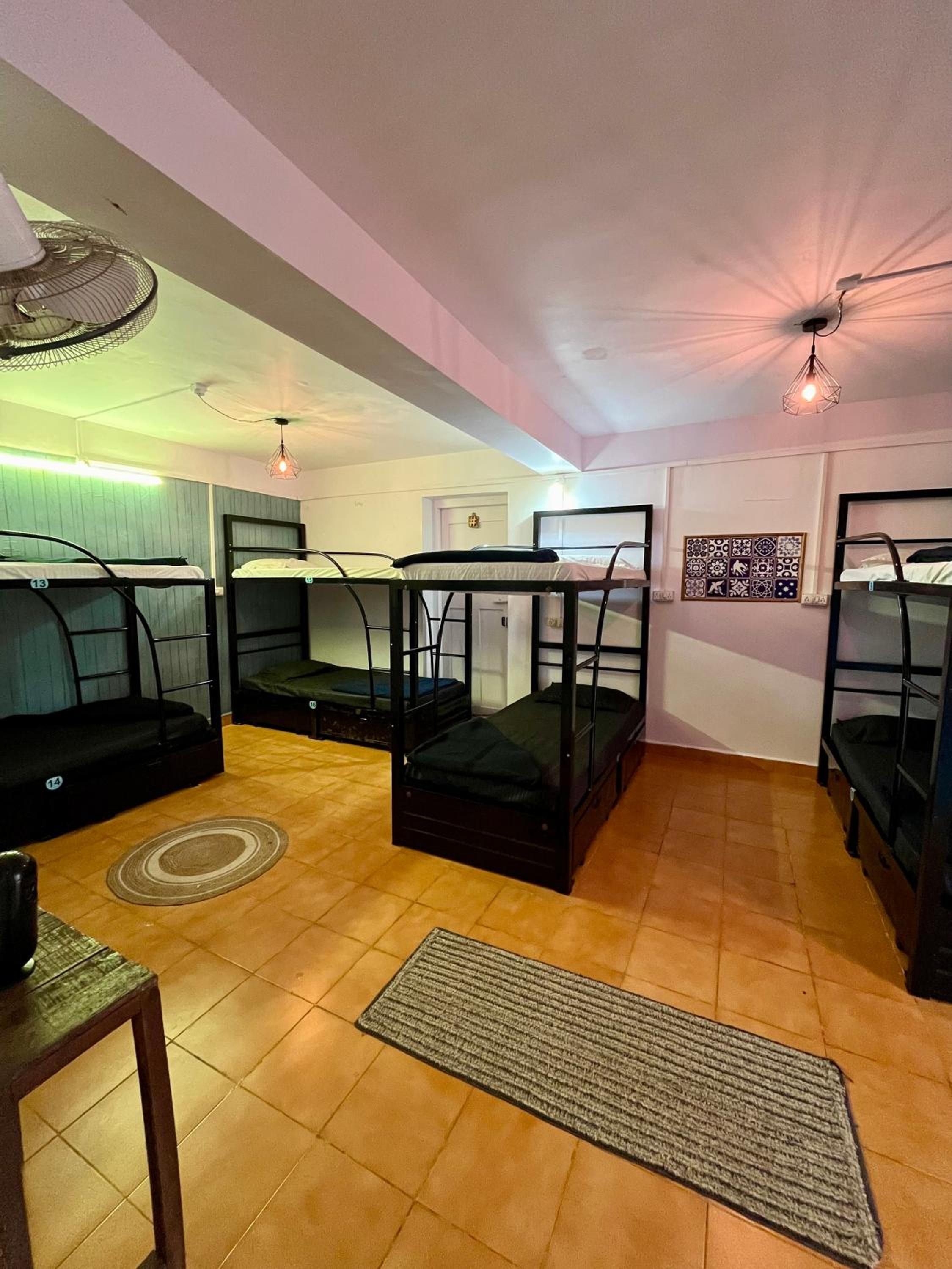 Bed in 10-Bed Mixed Dormitory Room photo 3