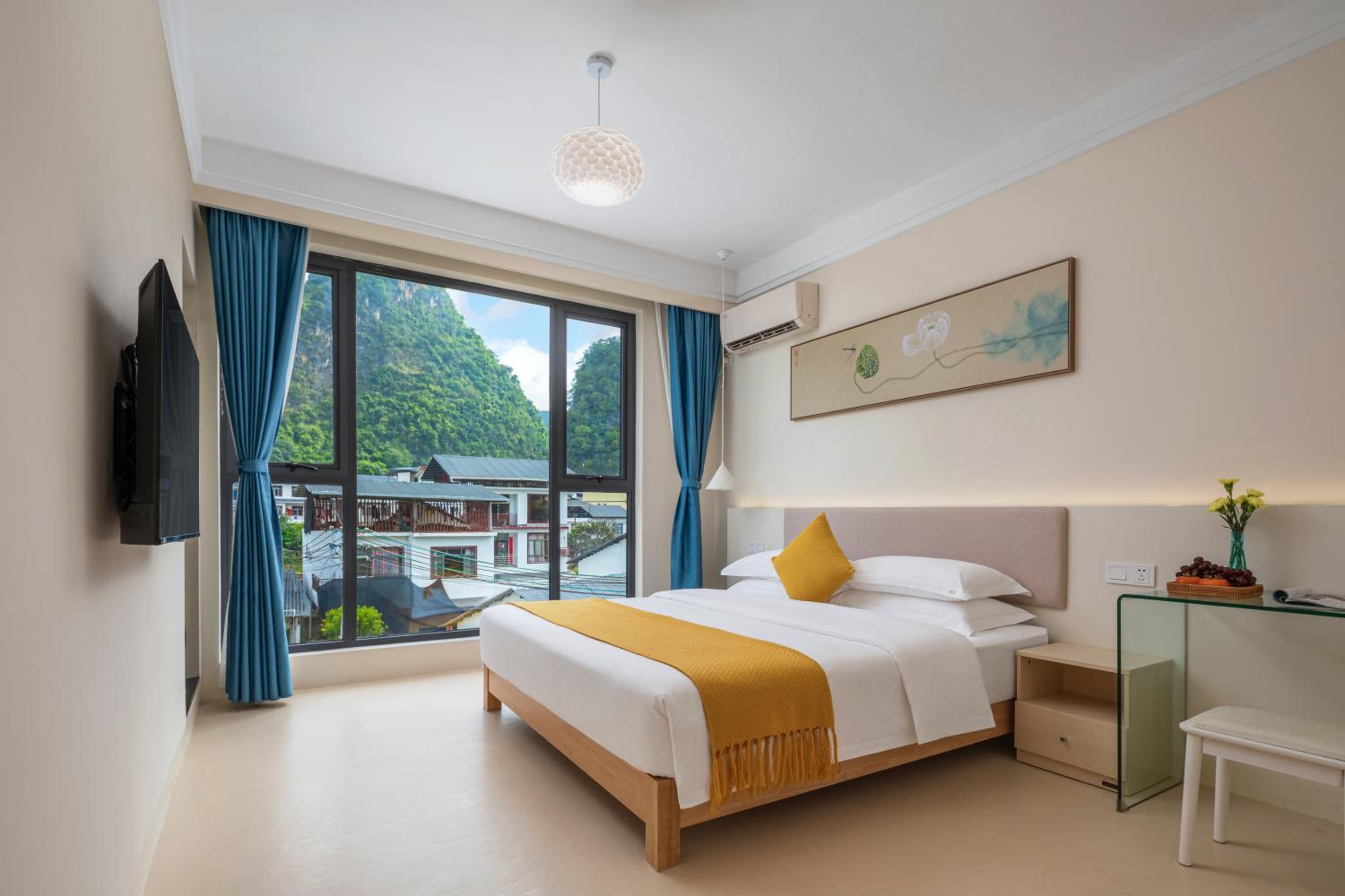 Queen Room