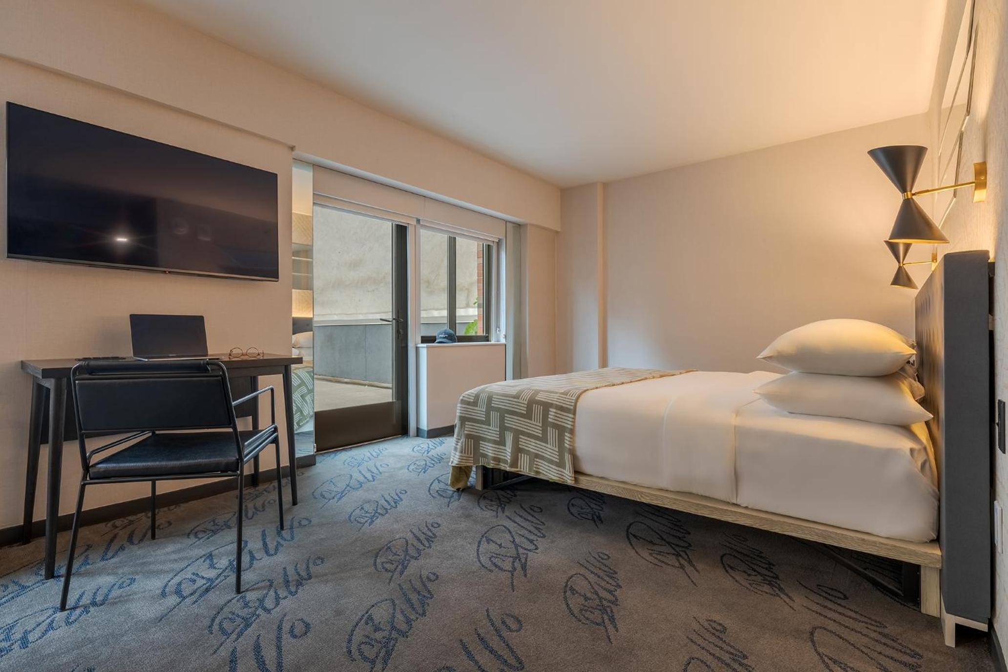 ADA - Junior Suite with Balcony and View