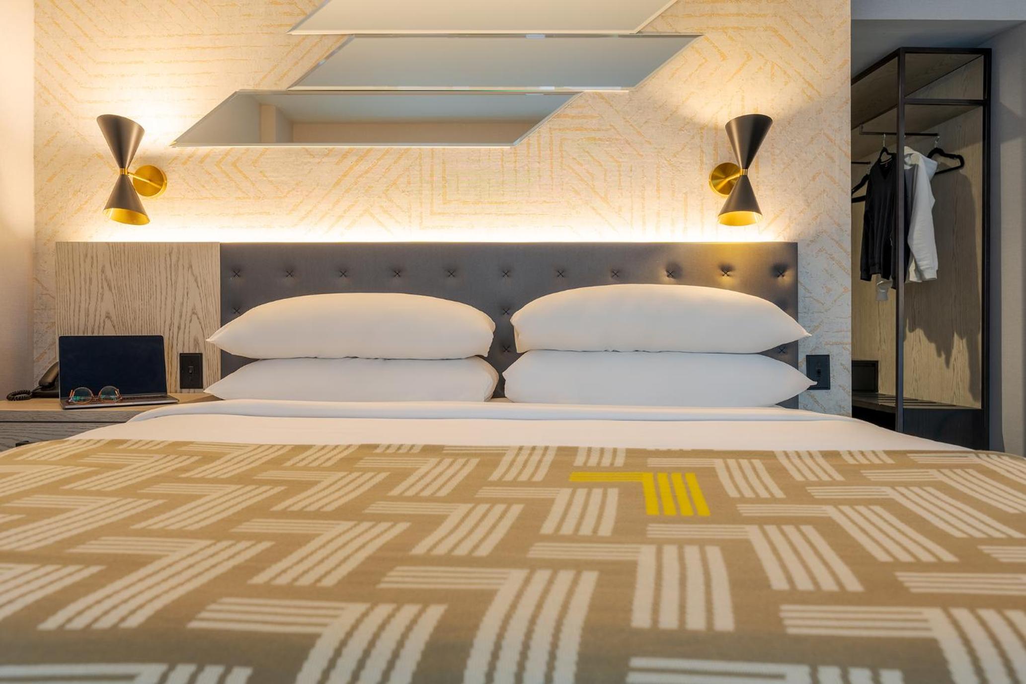 ADA - Junior Suite with Balcony and View