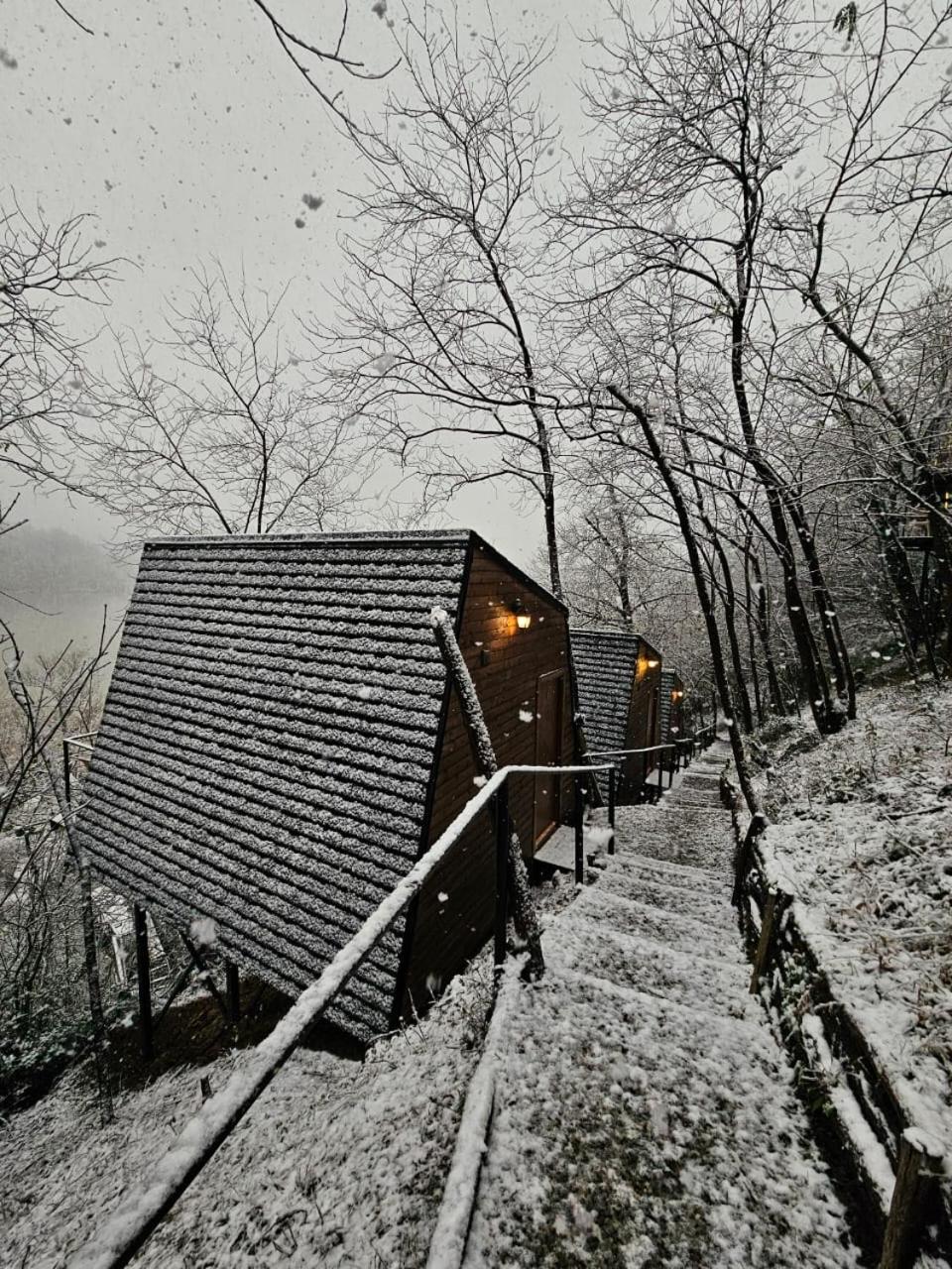 Double Room with Lake View - Photo 6