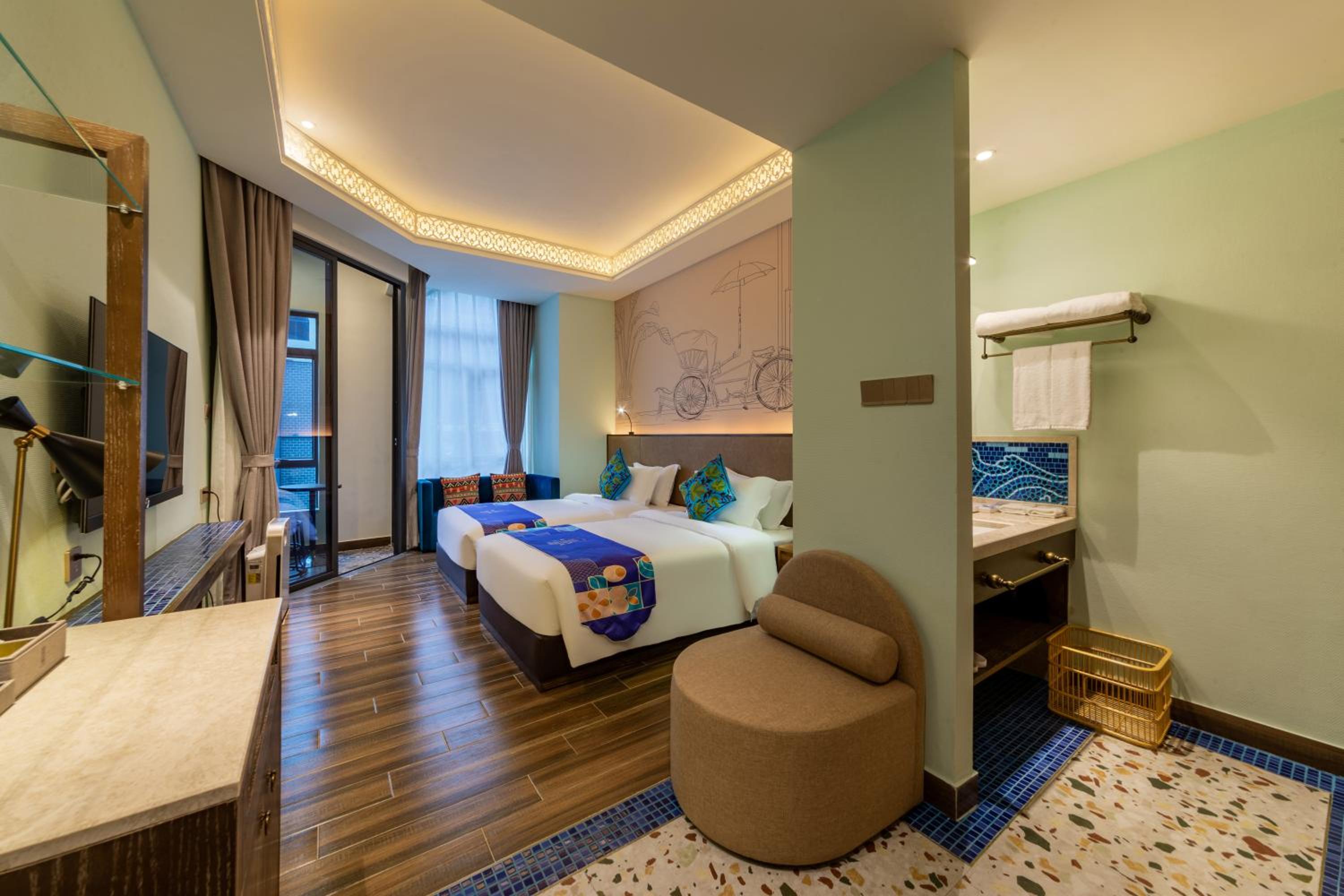 Deluxe Twin Room With Balcony photo 2