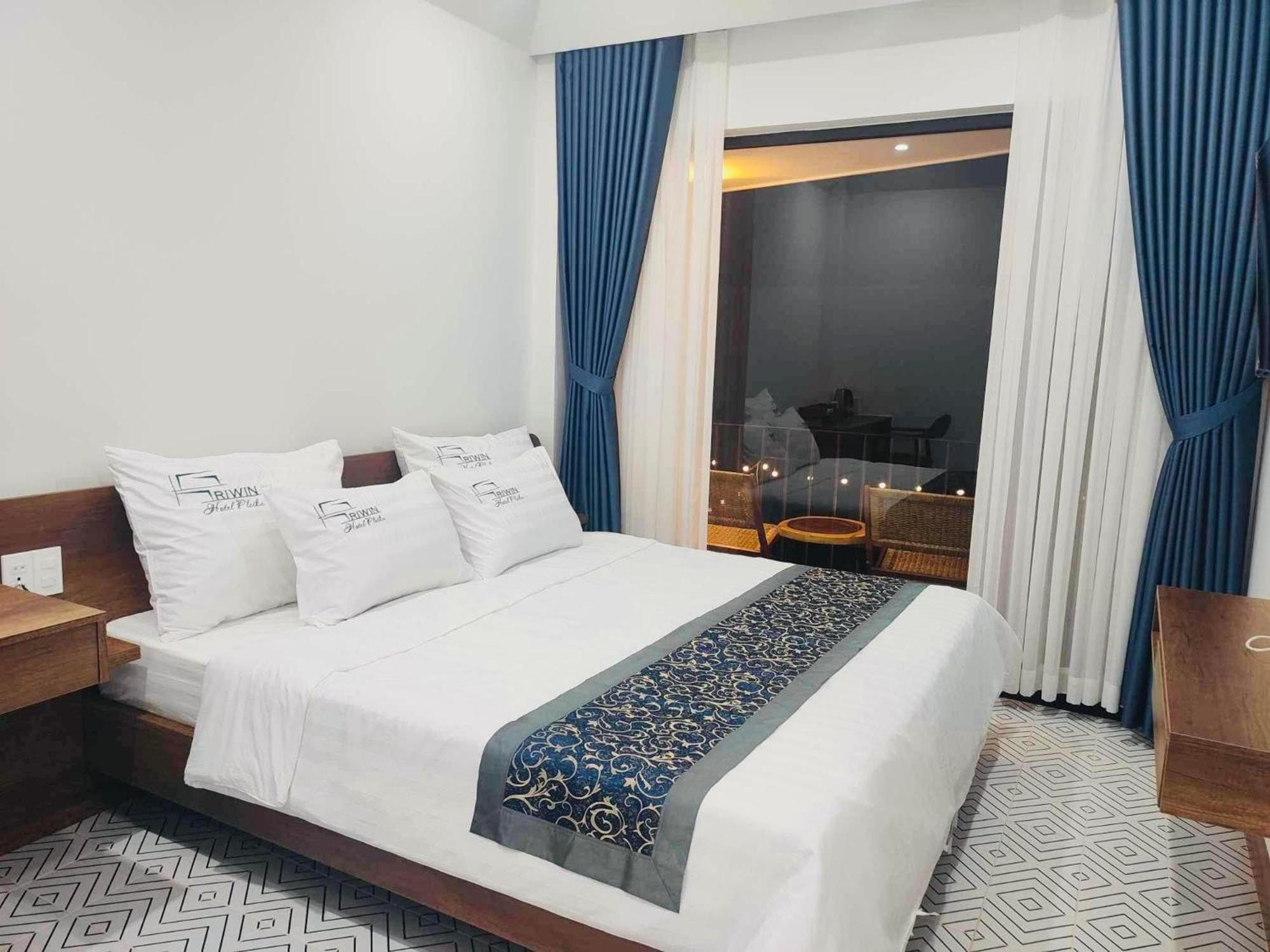 King Room with Pool View