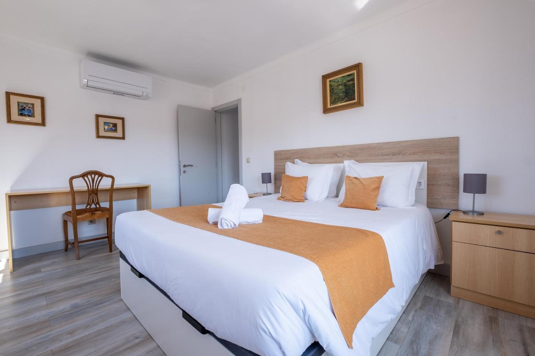 Three-Bedroom Apartment photo 3