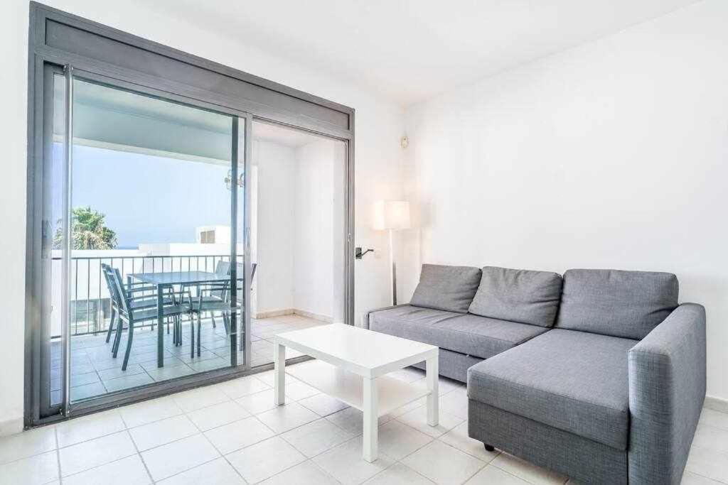 Apartamento con Balcón