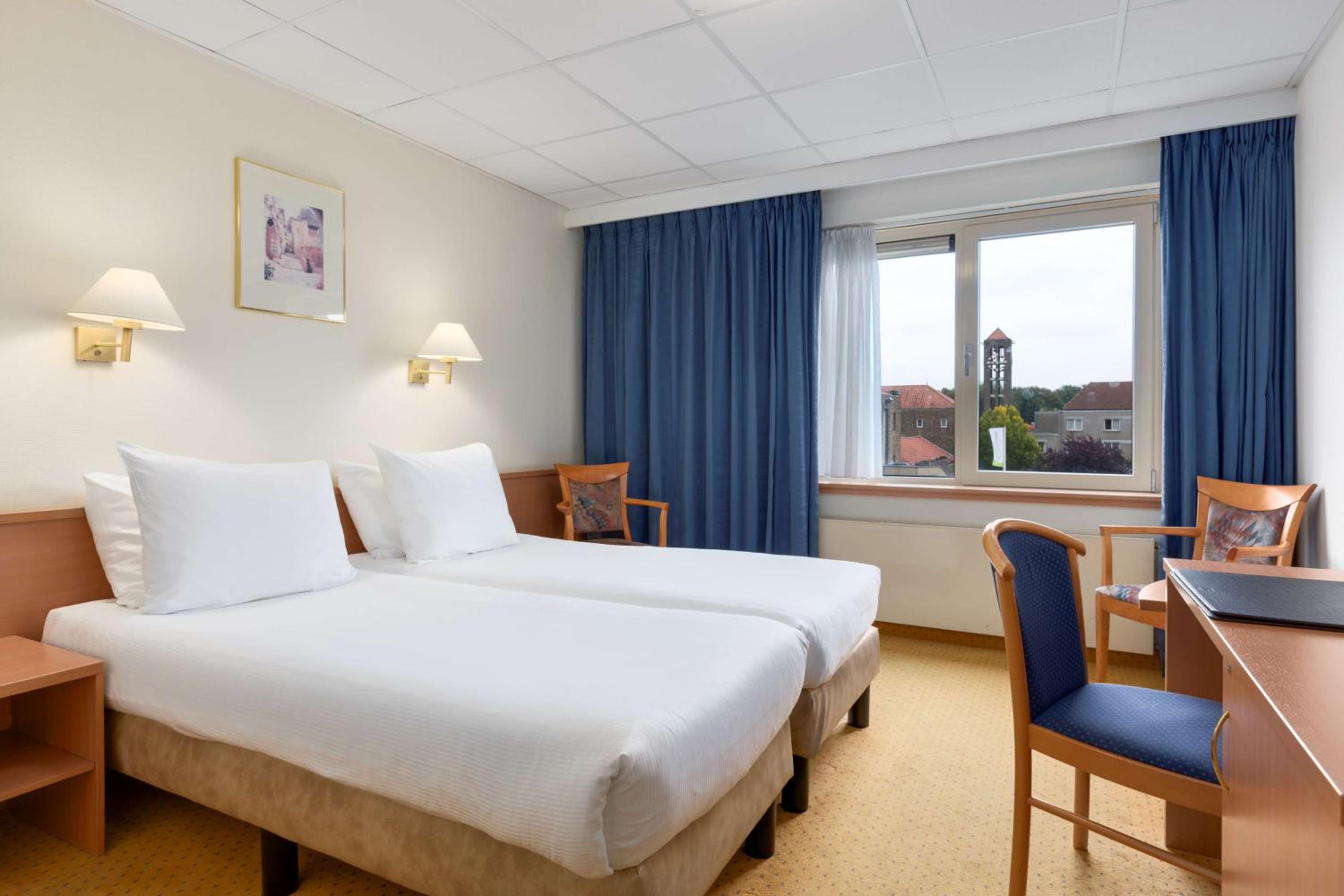 Standard Double or Twin Room - Photo 5