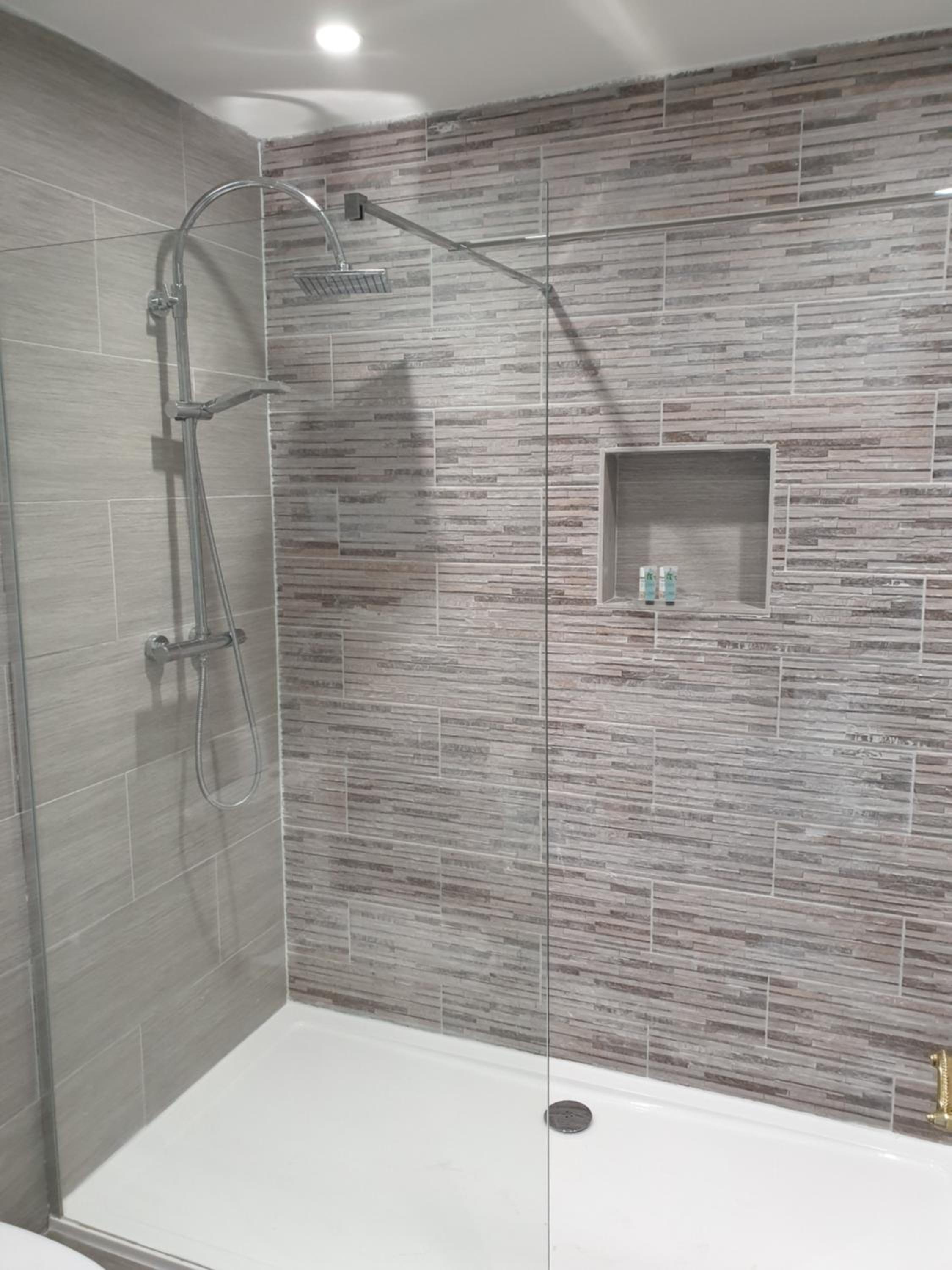 Deluxe Double Room with Shower photo 3