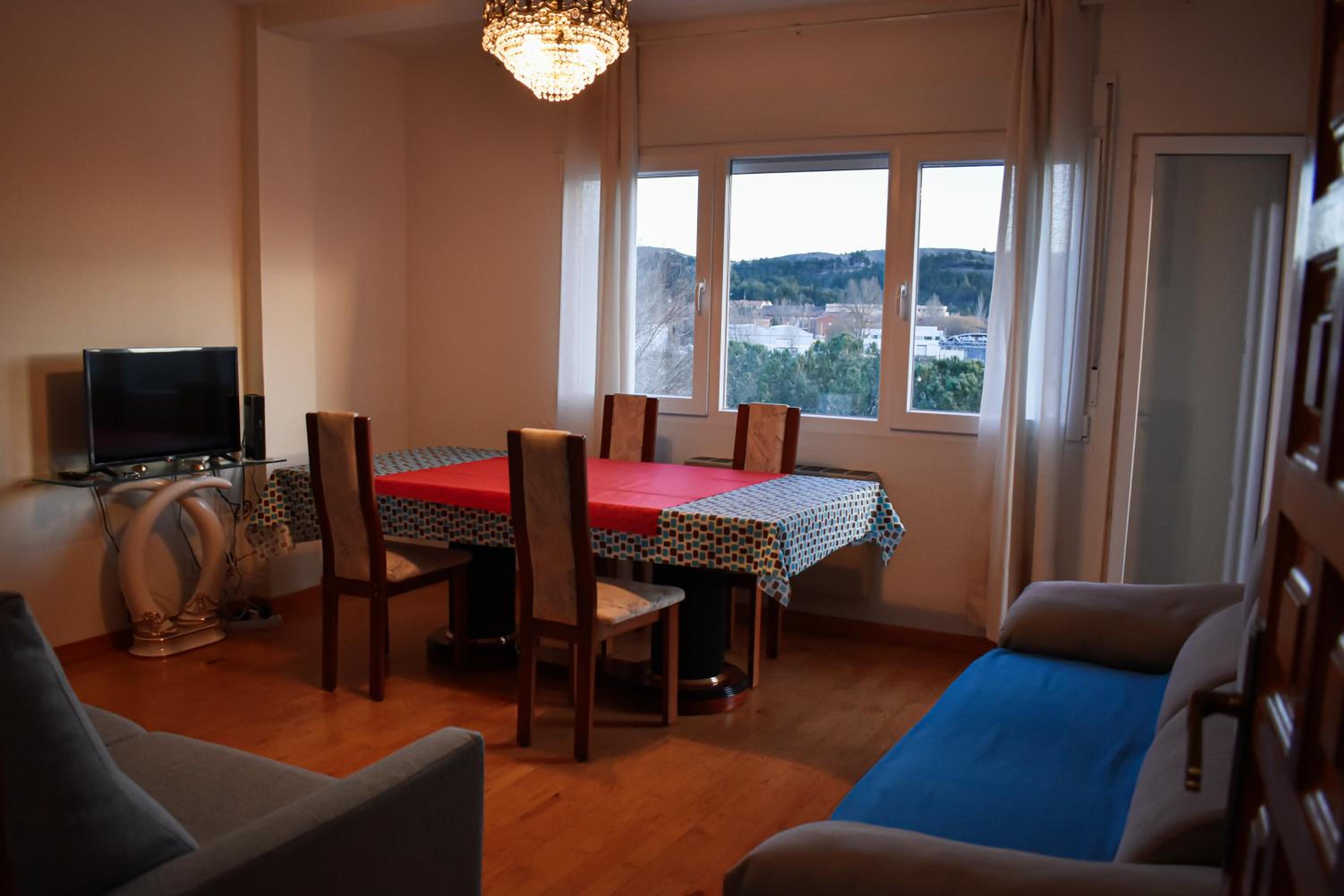 Three-Bedroom Apartment - Photo 4