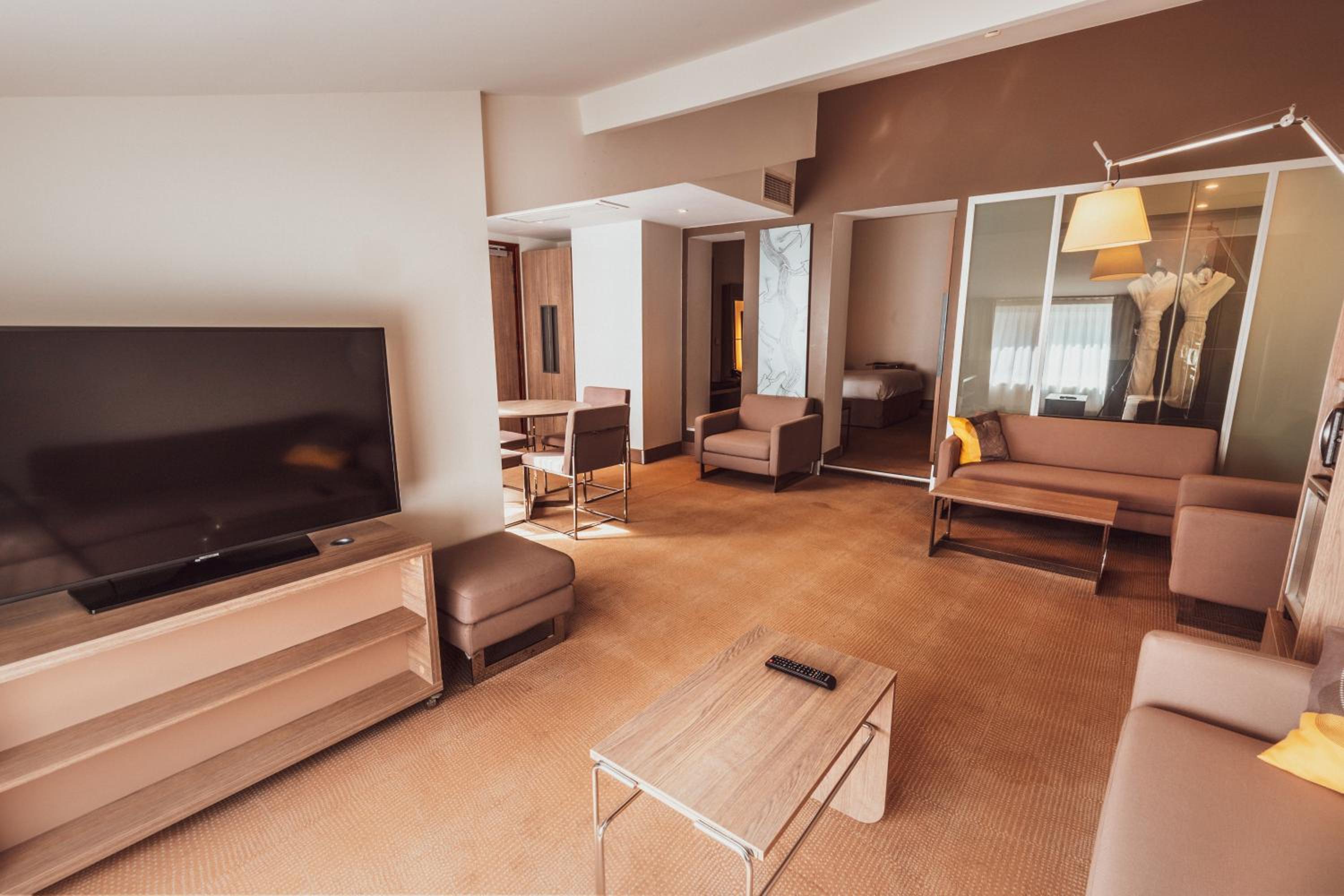 Superior King Suite with Sofa photo 2