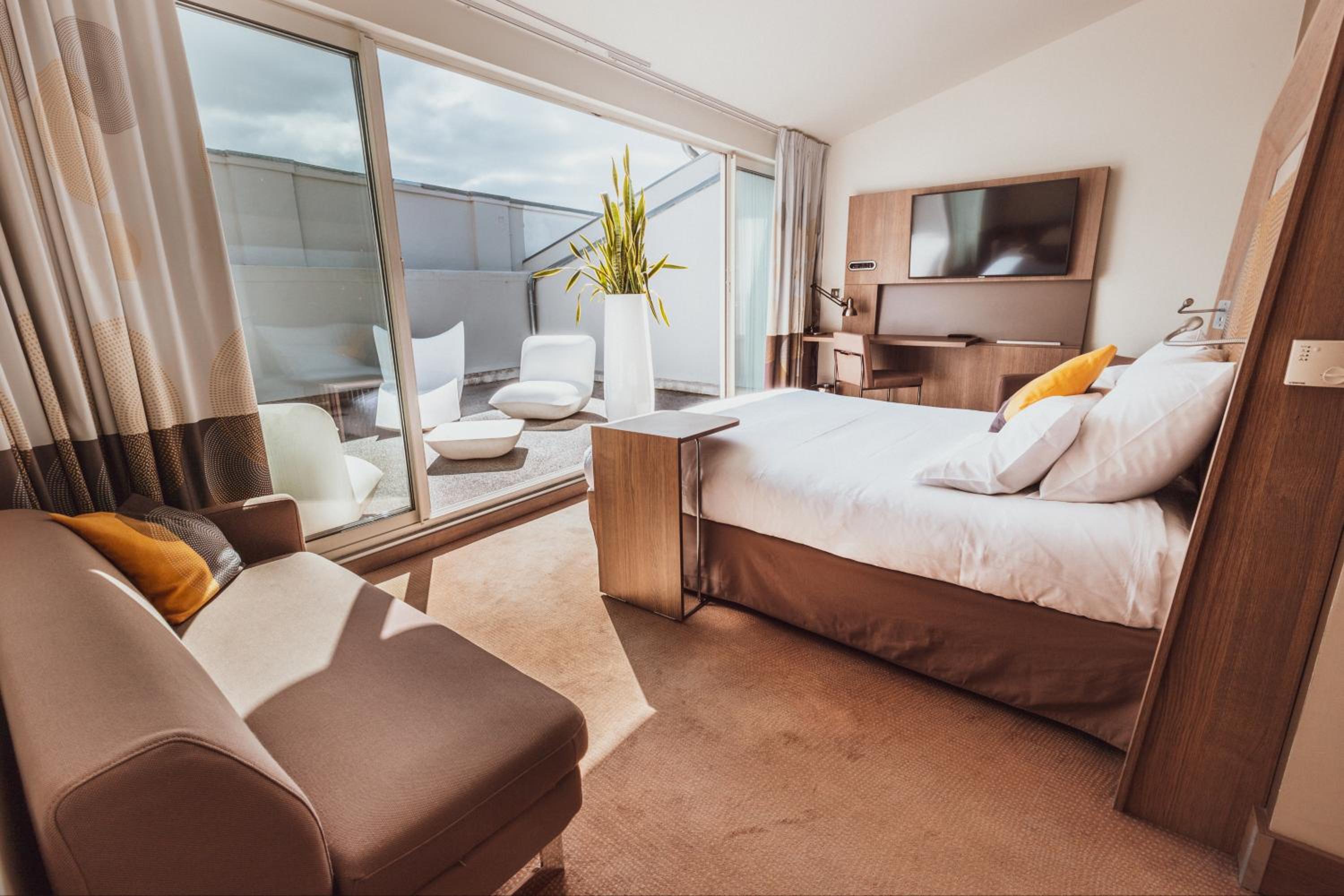 Superior King Suite with Sofa photo 3
