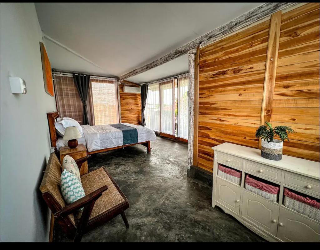 Three-Bedroom Villa photo 1