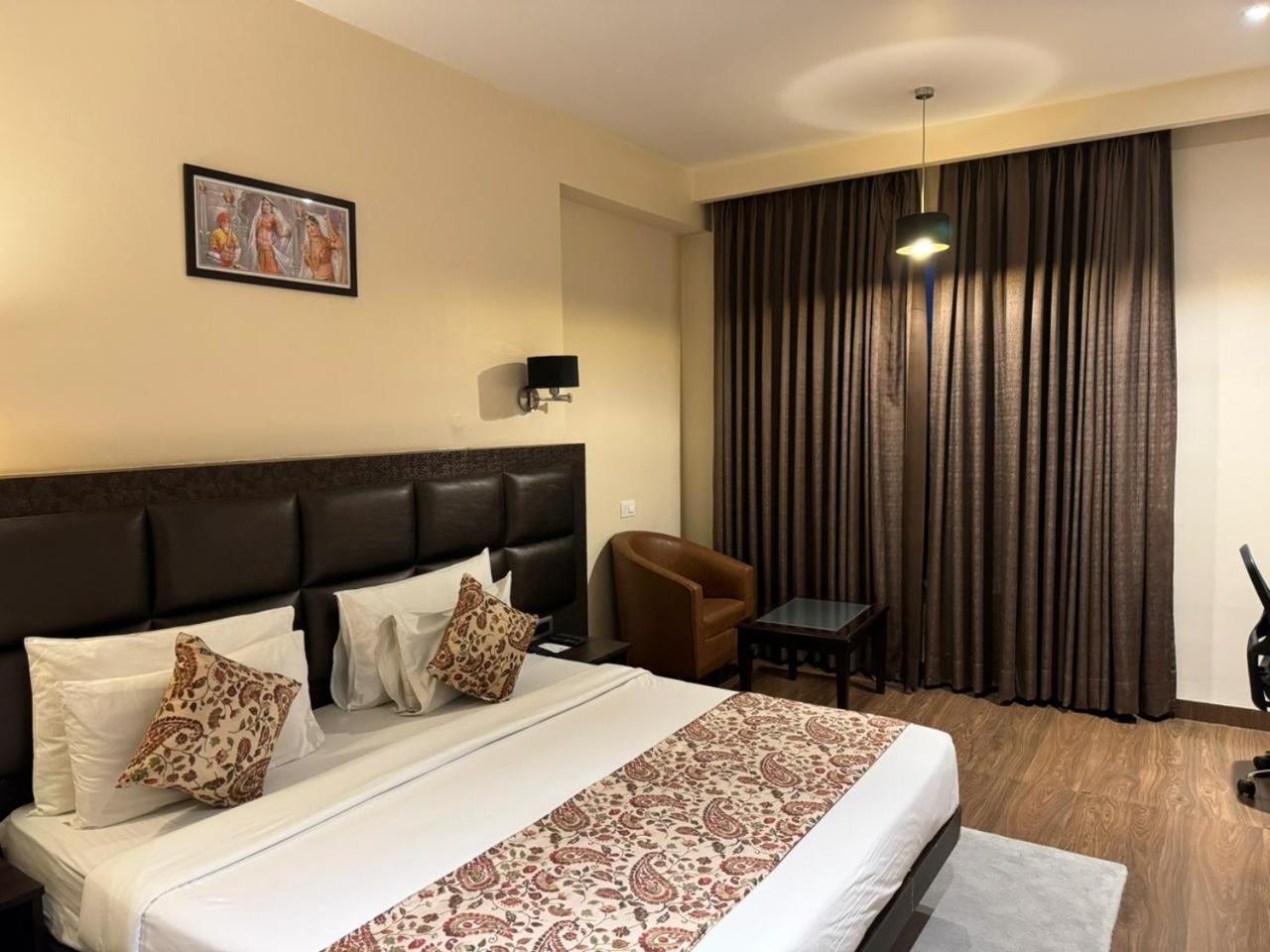 Standard King Room - Photo 4