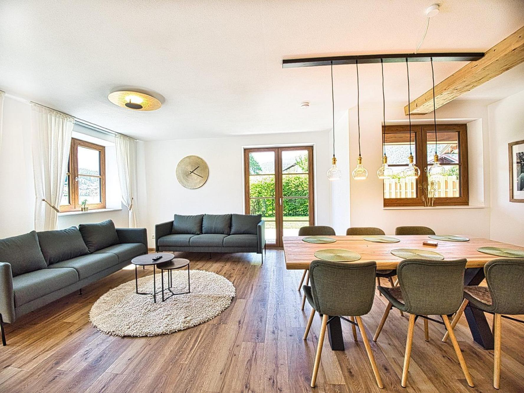 Apartment with Mountain View photo 1