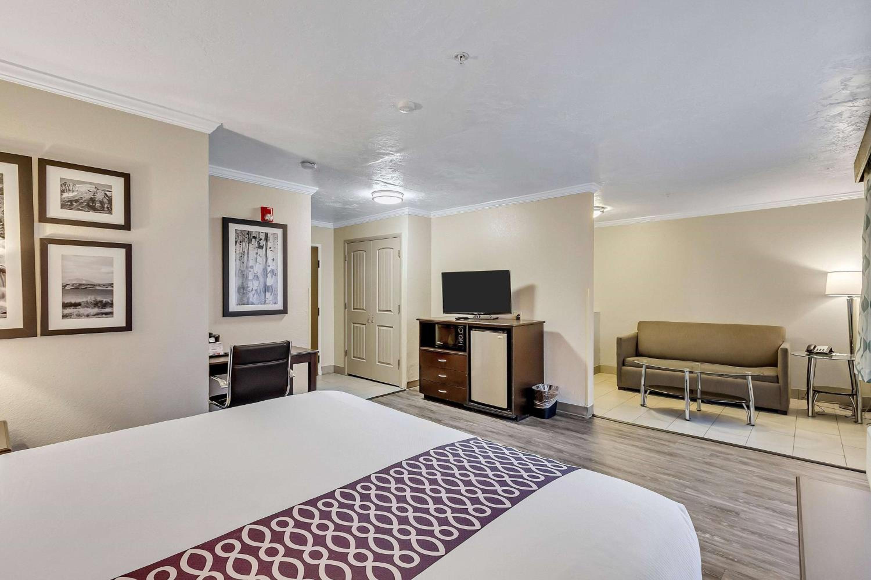 Executive King Room - Non-Smoking - Photo 1