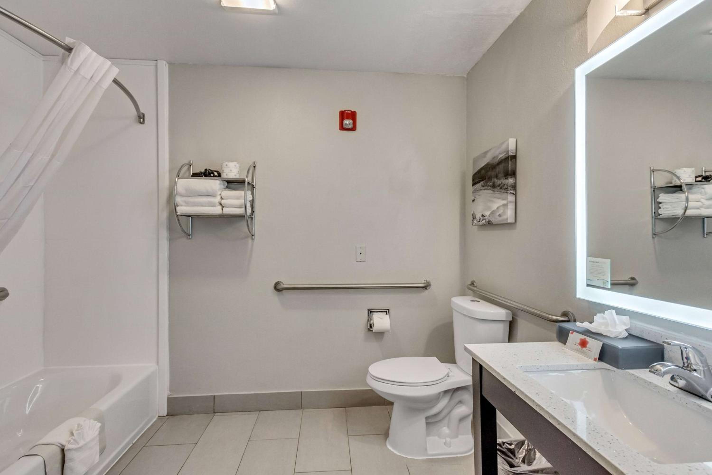 King Room - Mobility Access/Non-Smoking - Photo 4
