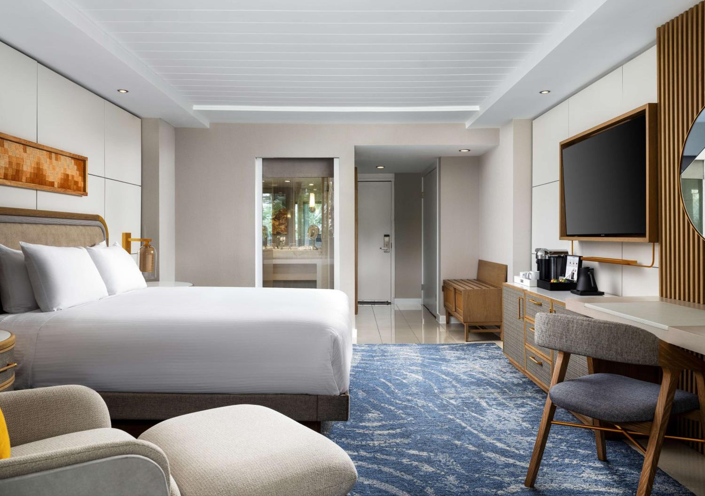 Deluxe King Room - Photo 4