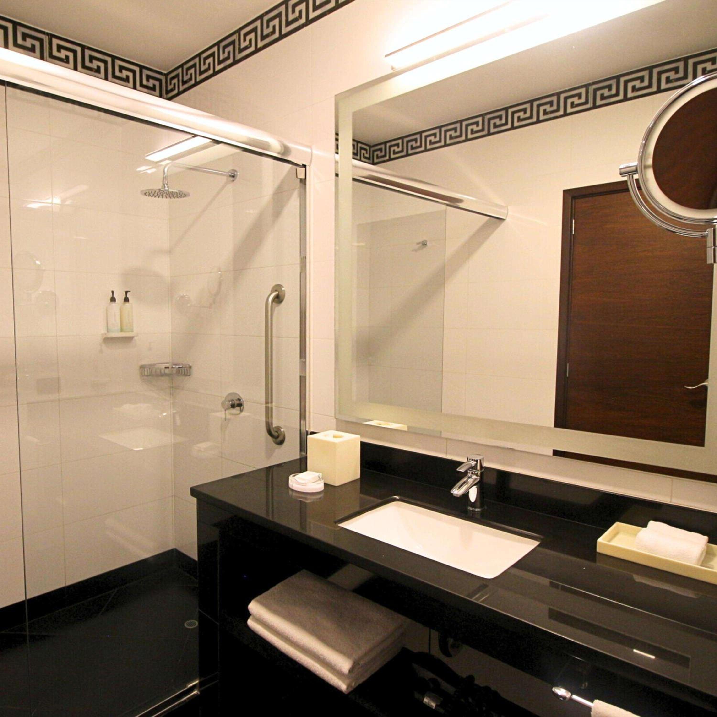 Junior King Suite with Seating Area photo 1