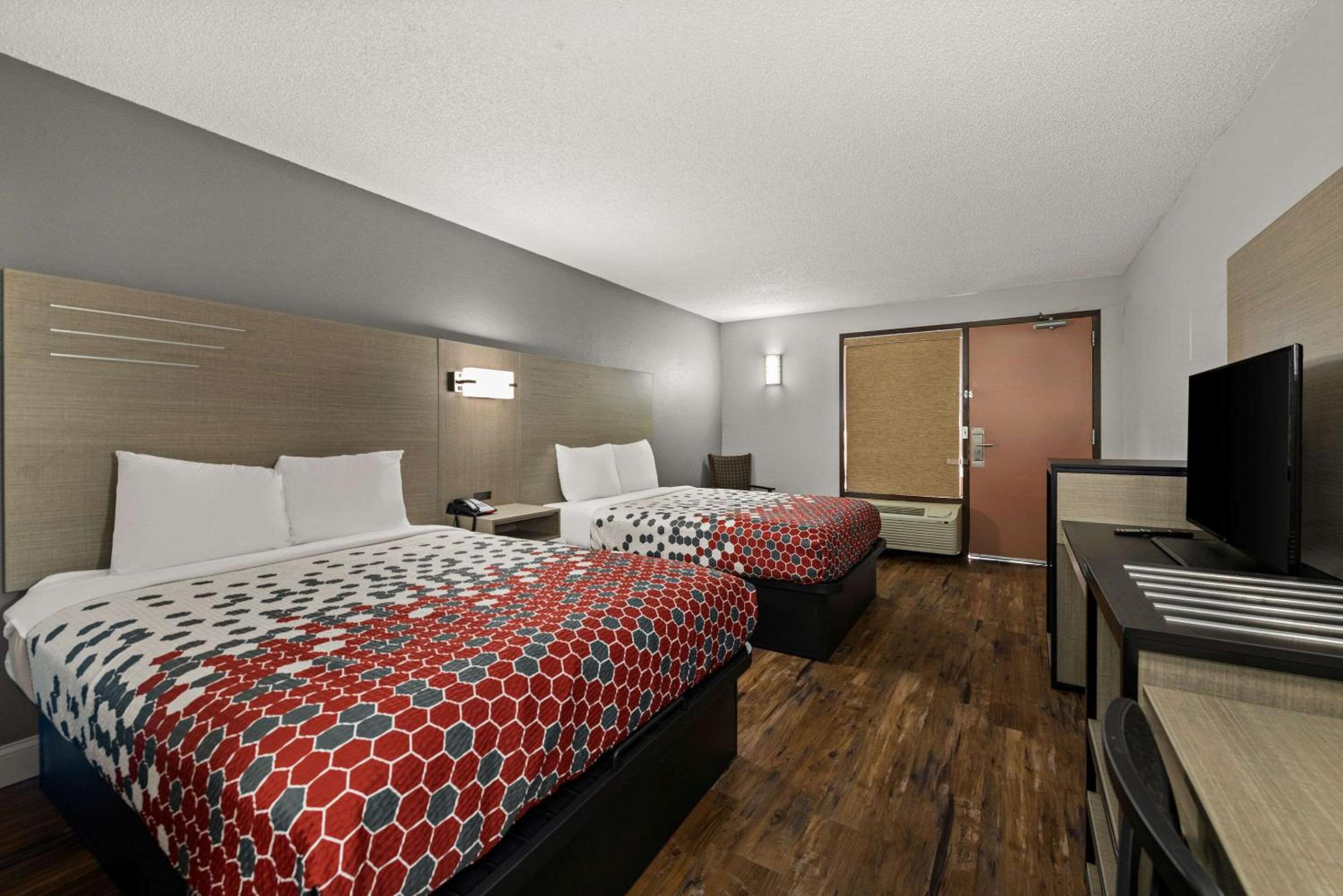 Double Room With Two Double Beds - Non-Smoking - Photo 3