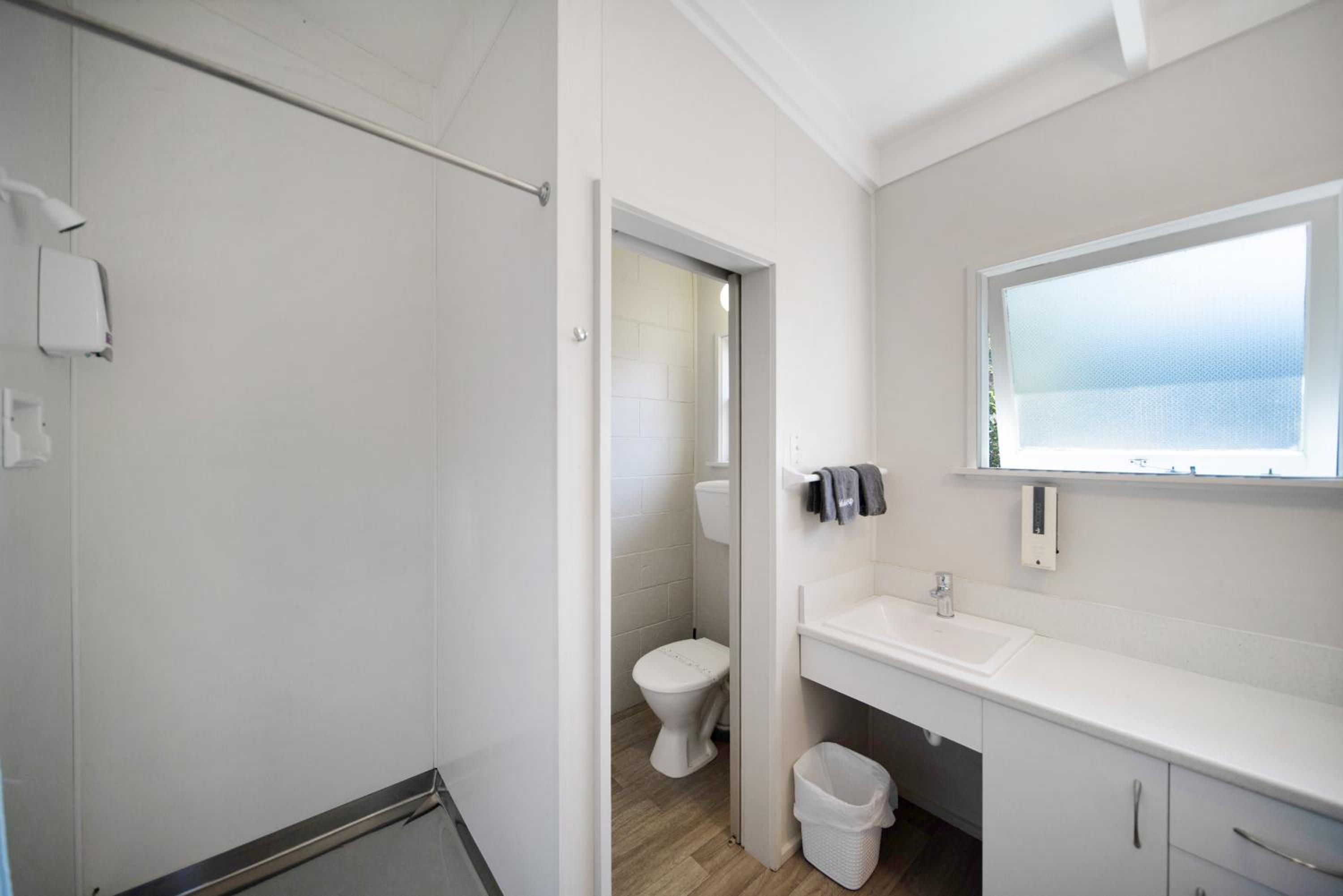 One-Bedroom Apartment - Photo 3