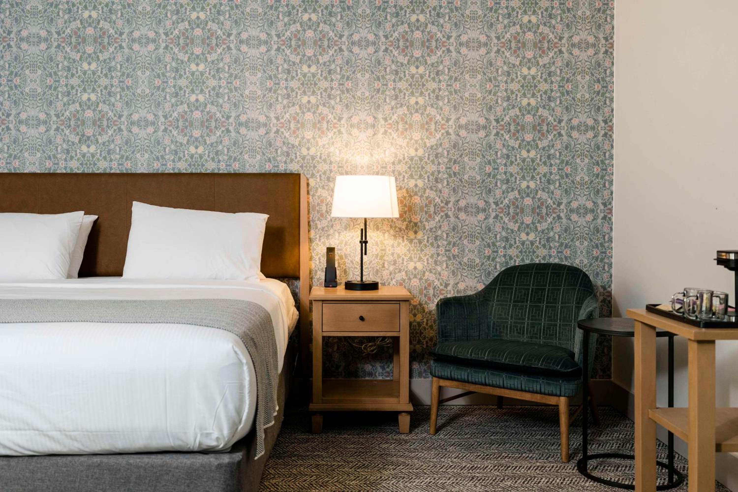 Historic Inn Queen Room - Photo 1