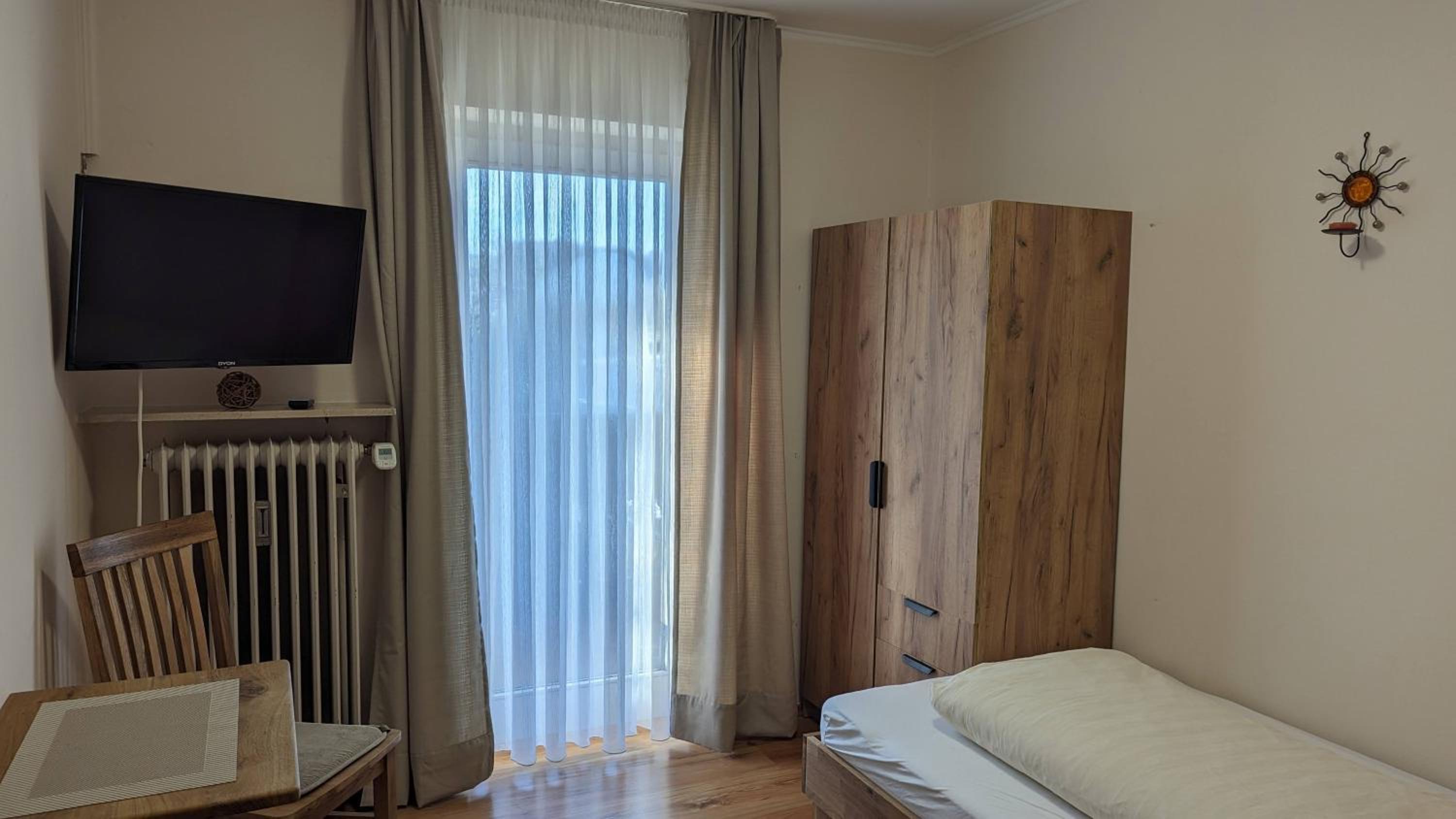 Single Room with Balcony photo 3
