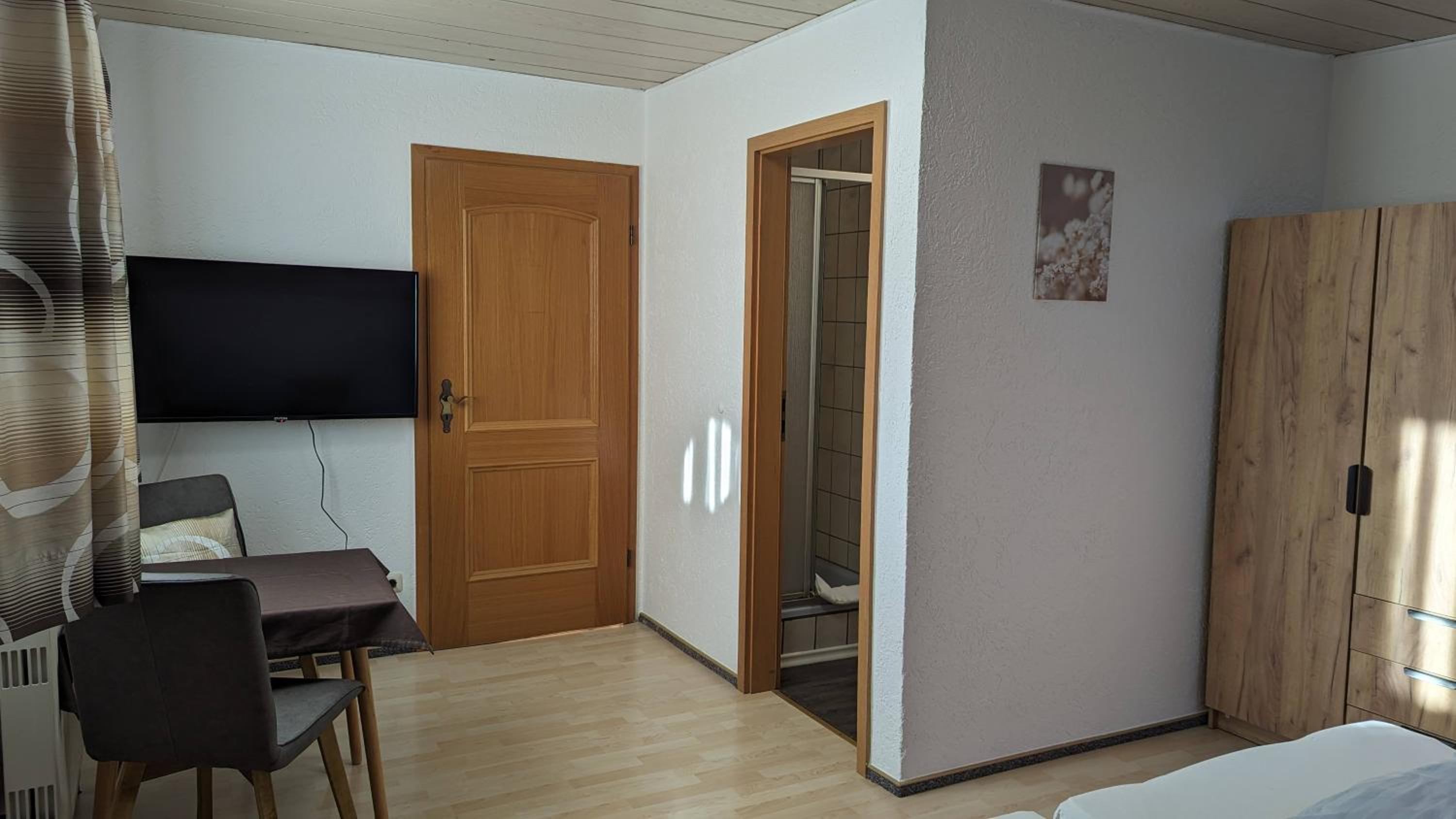 Double Room - Photo 5