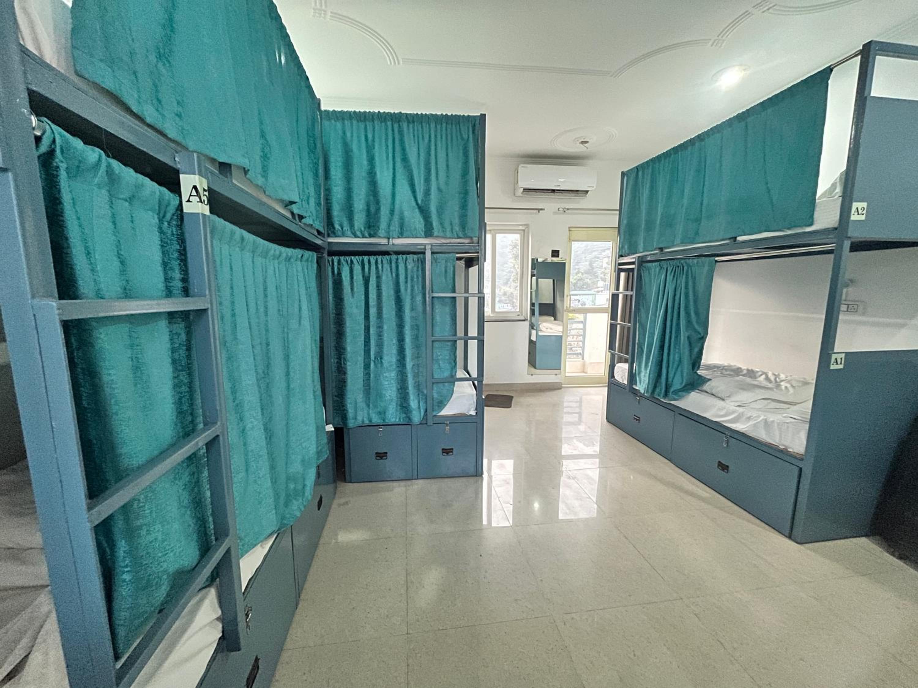 Bed In 6-Bed Mixed Dormitory Room photo 2