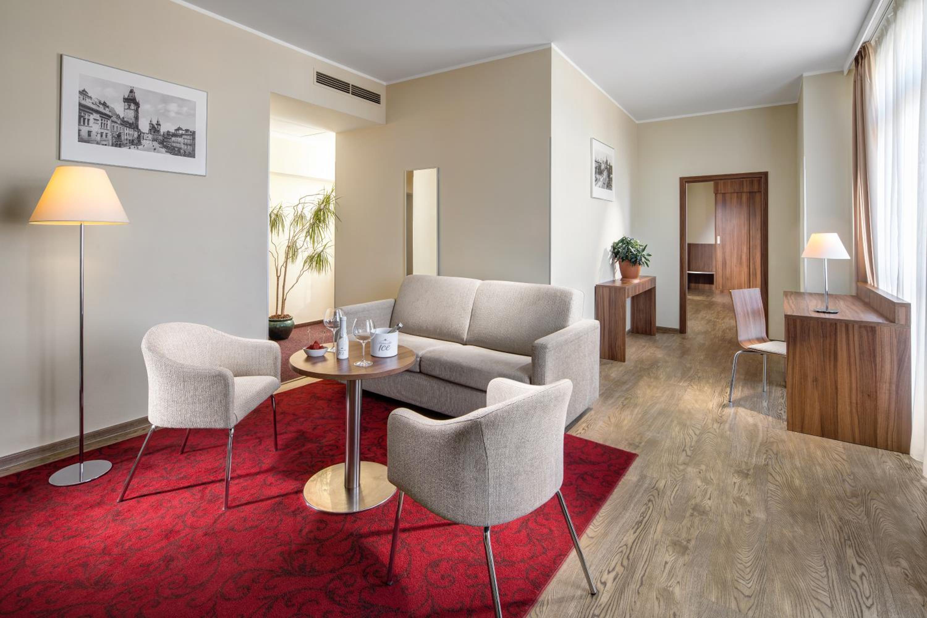 Roof top terrace suite thumbnail 5
