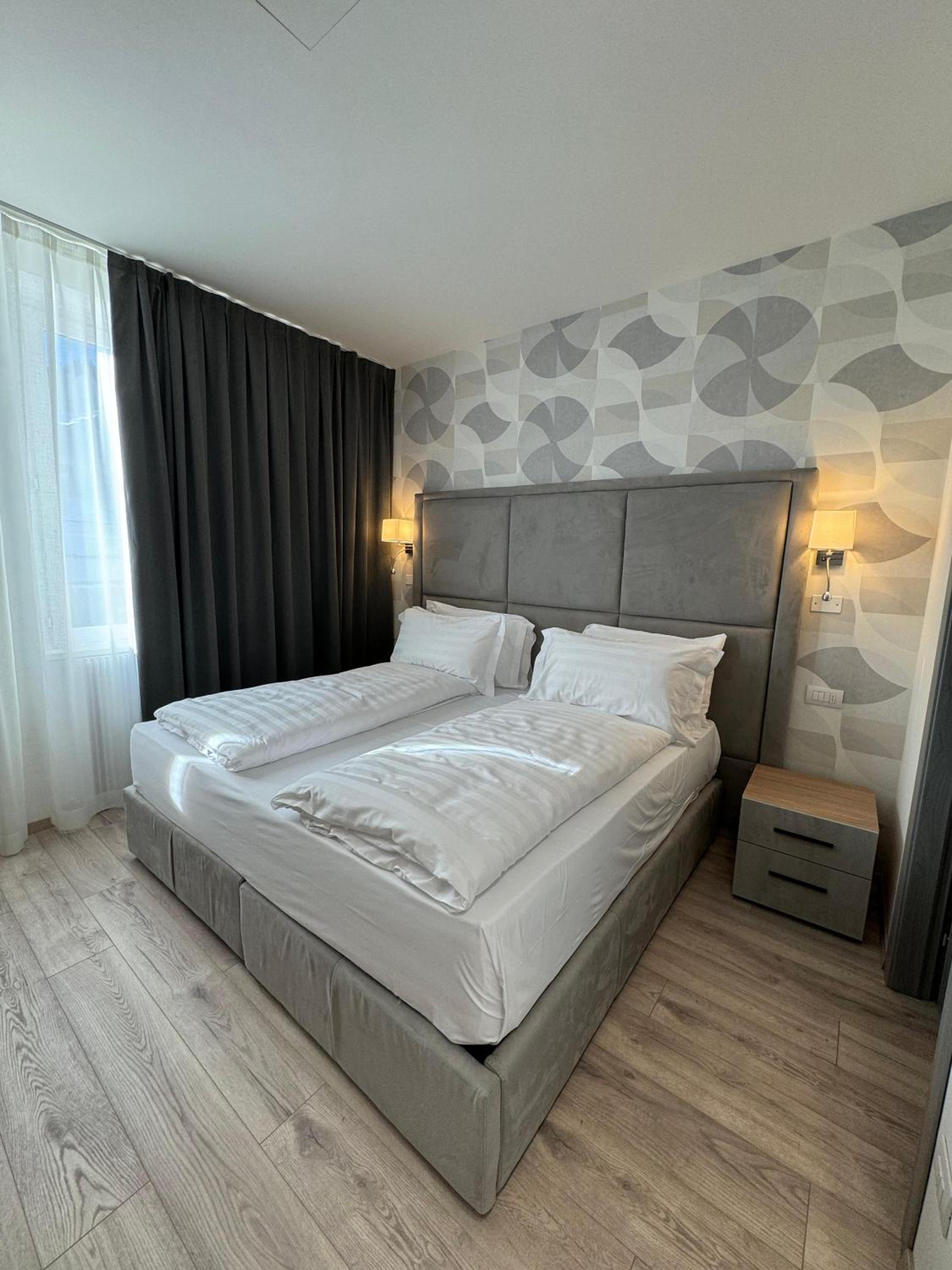 Superior King Room - Photo 1