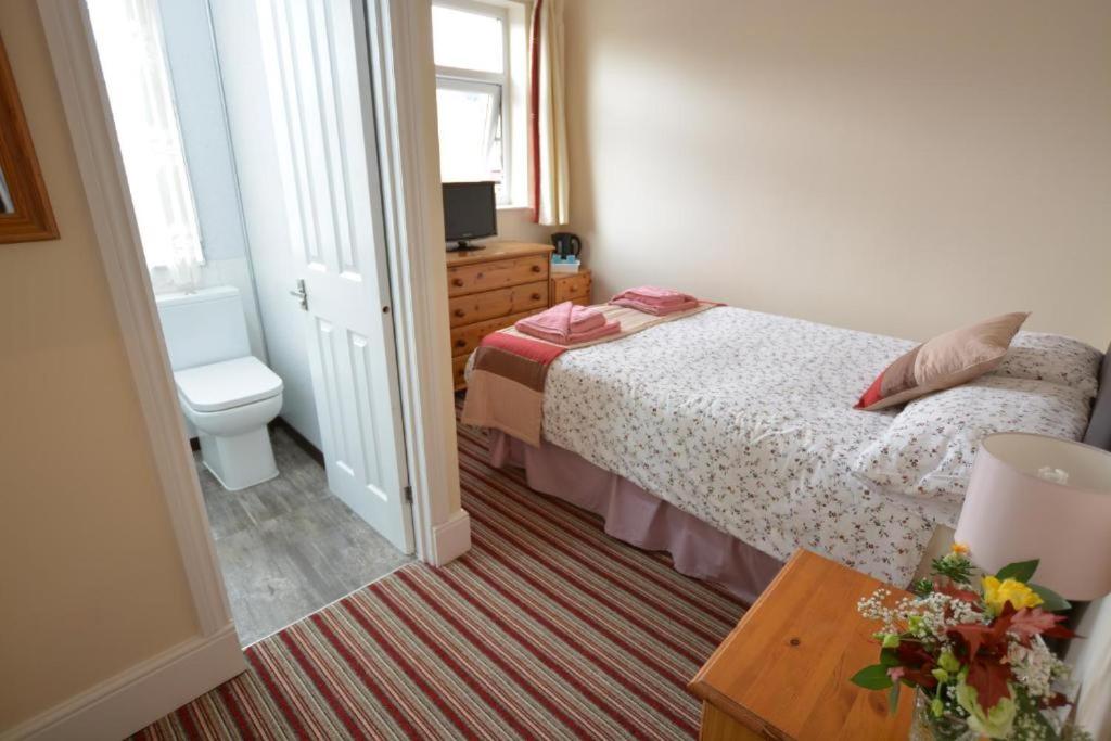 Double Room with En Suite photo 1