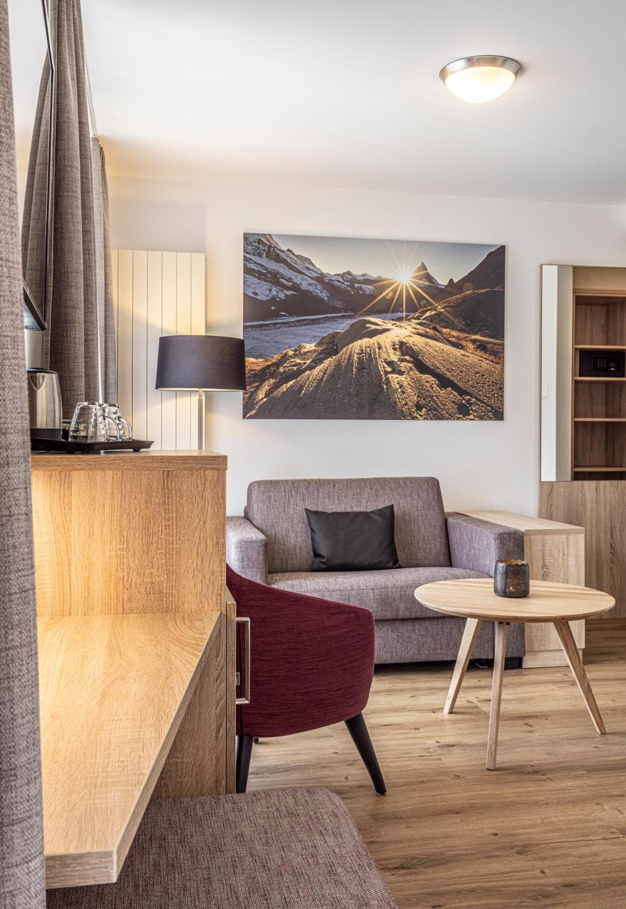 Superior Double Room with Matterhorn view - Photo 10